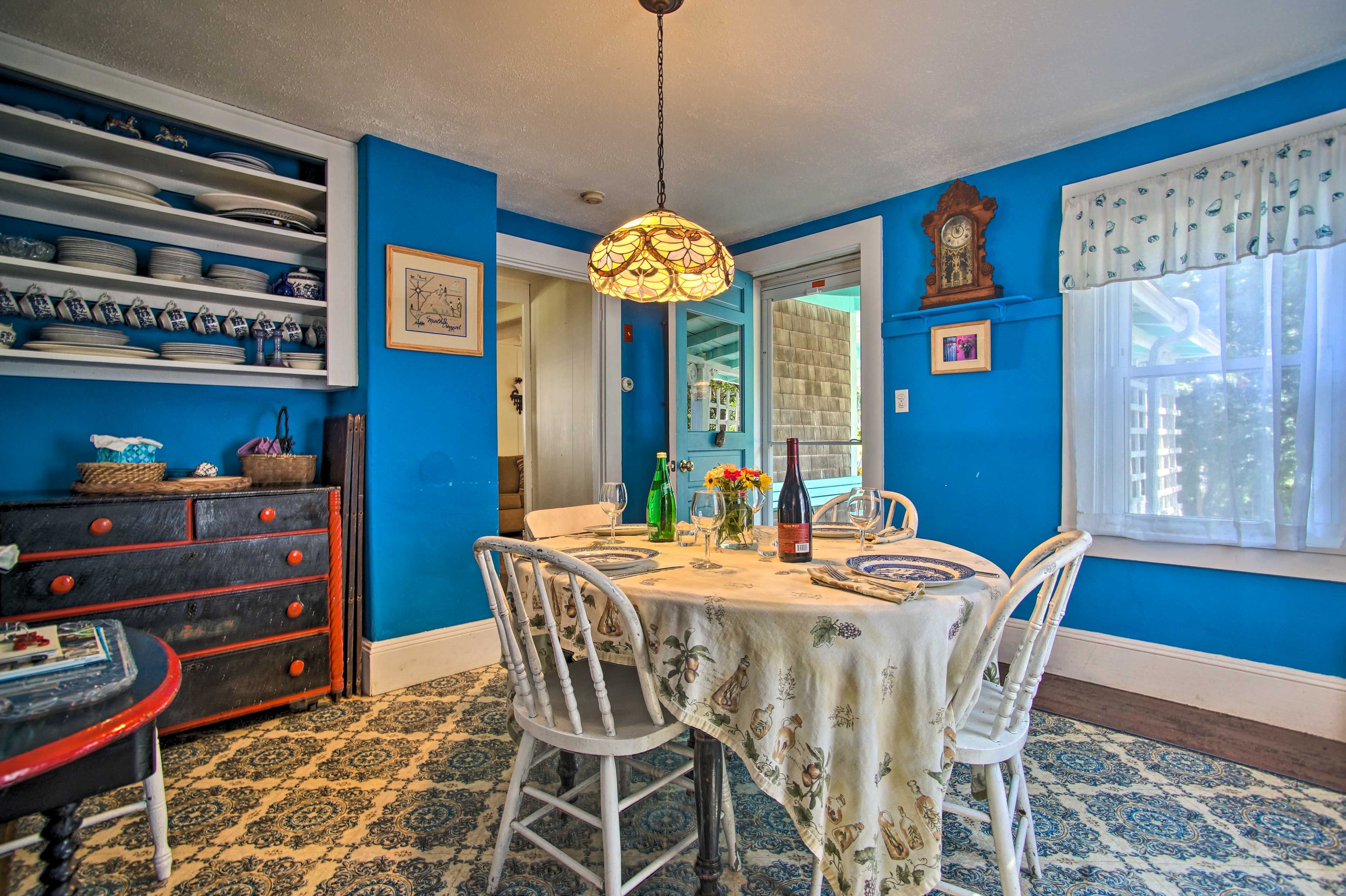 Dining Area | 1,162 Sq Ft Home