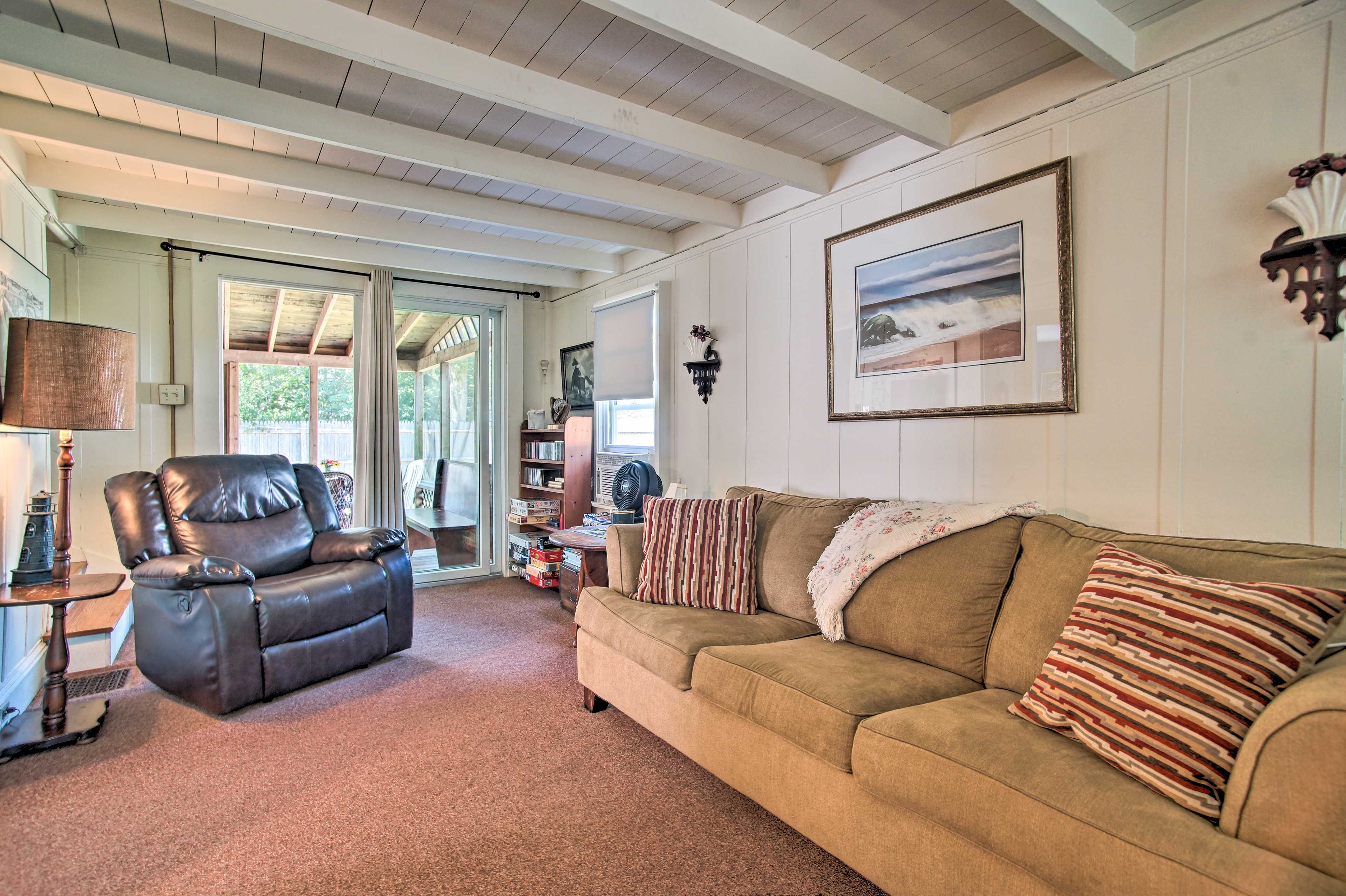 Living Room | Free WiFi | Books & Board Games