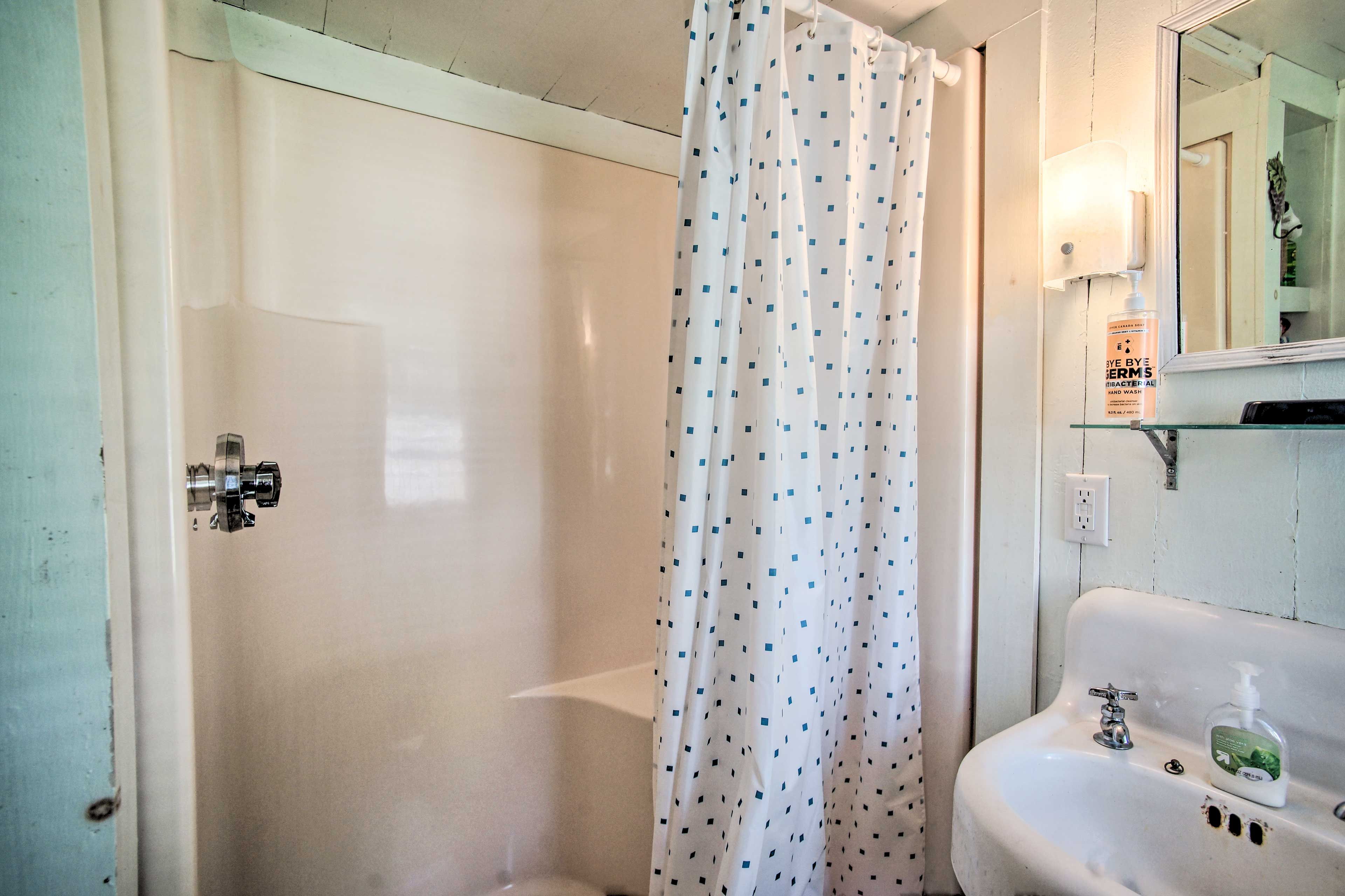 Full Bathroom