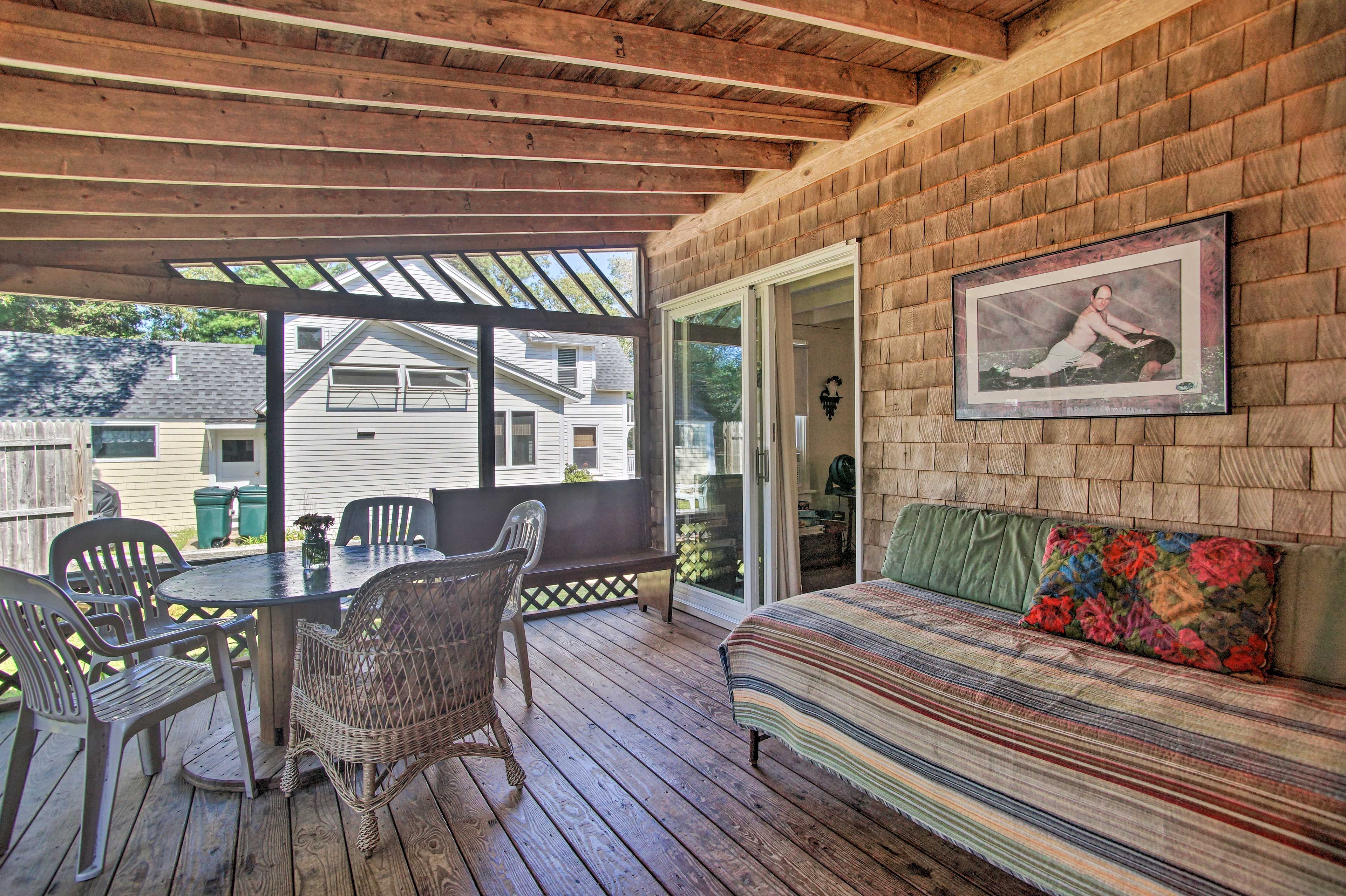 Screened Porch | Queen Futon
