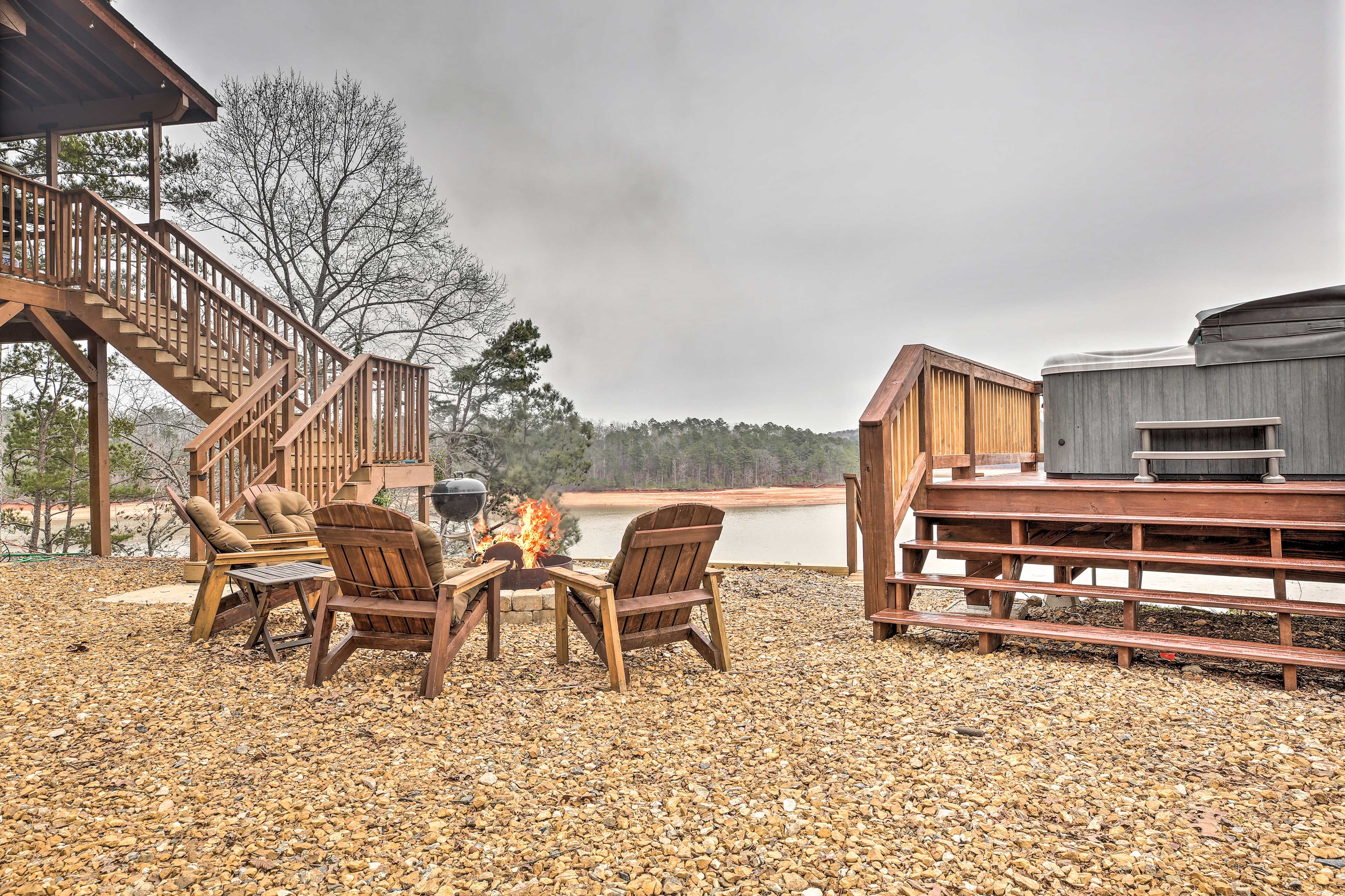Private Yard | Private Hot Tub | Gas Grill | Fire Pit (Firewood Not Provided)