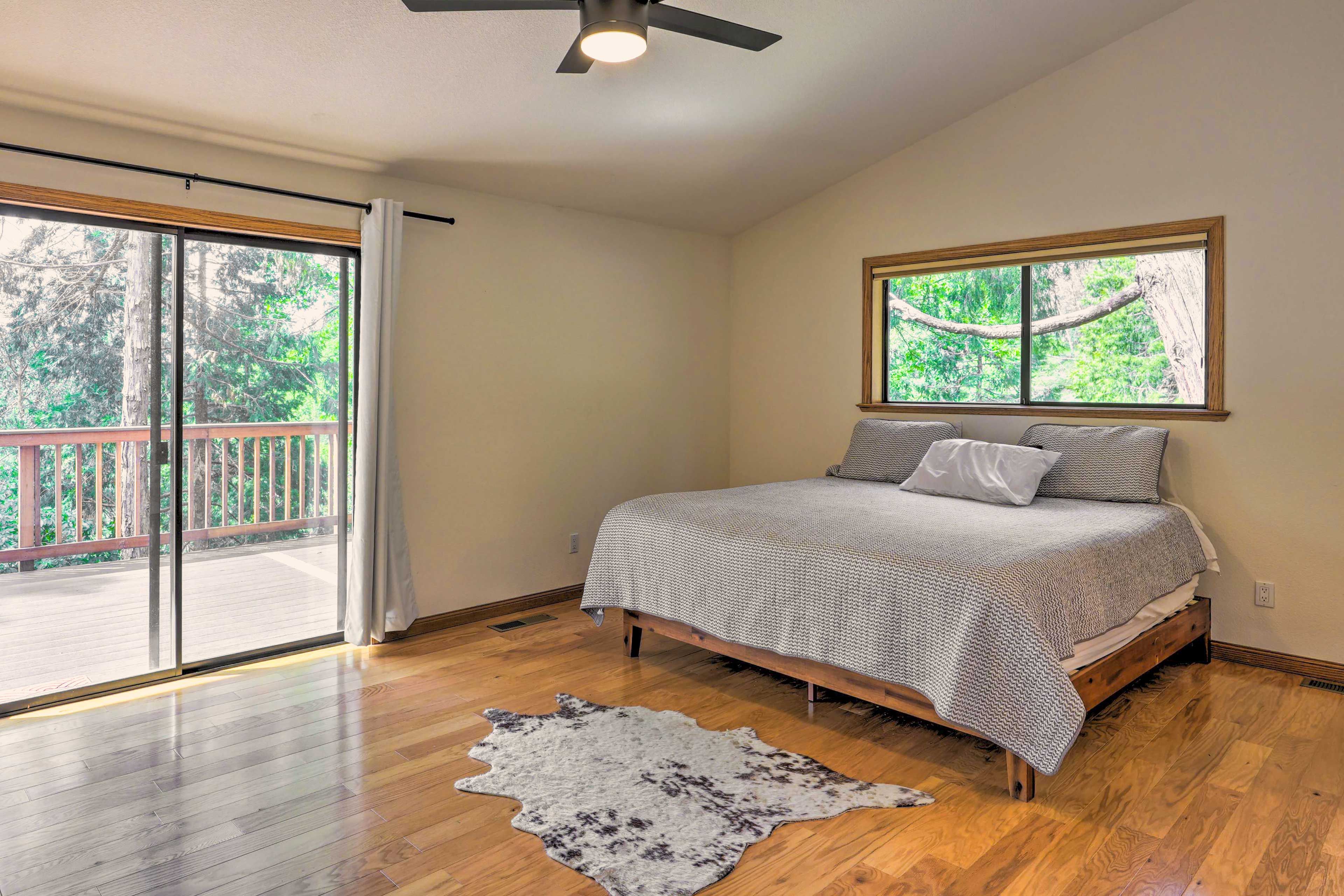 Bedroom 1 | King Bed | Main Floor