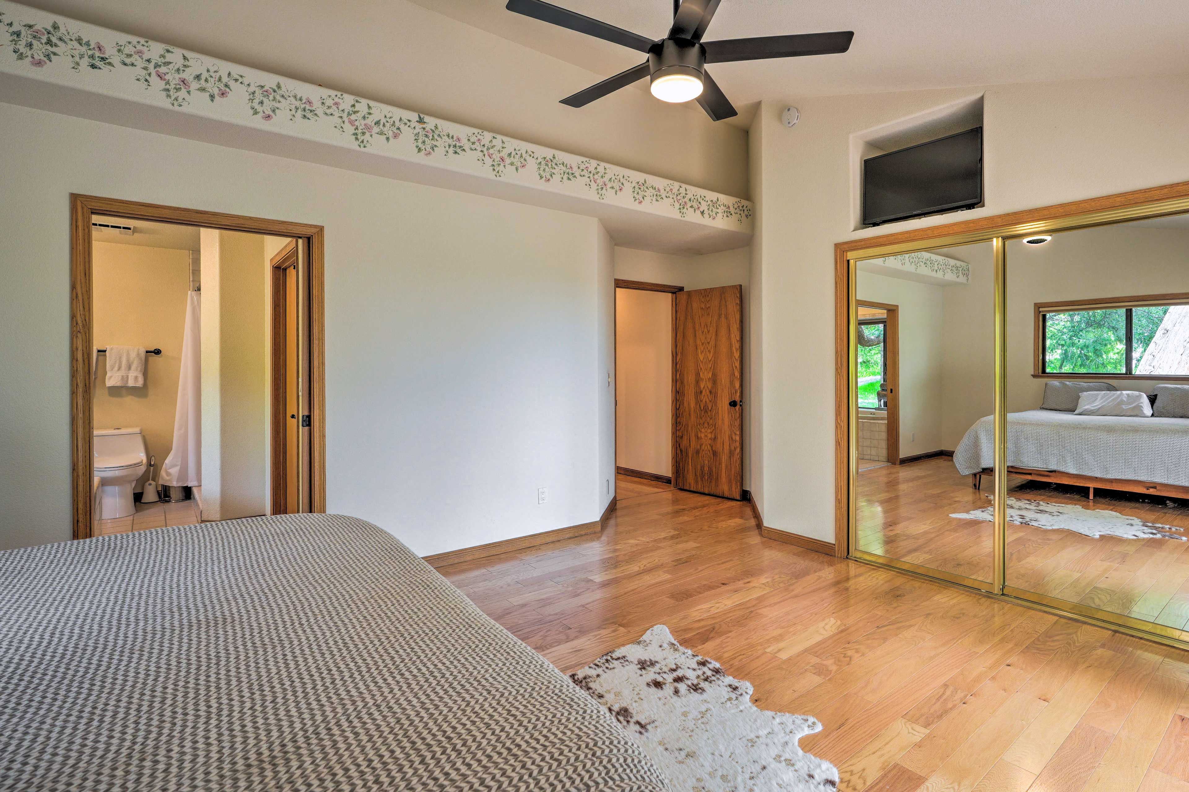 Bedroom 1 | Smart TV | En-Suite Bathroom