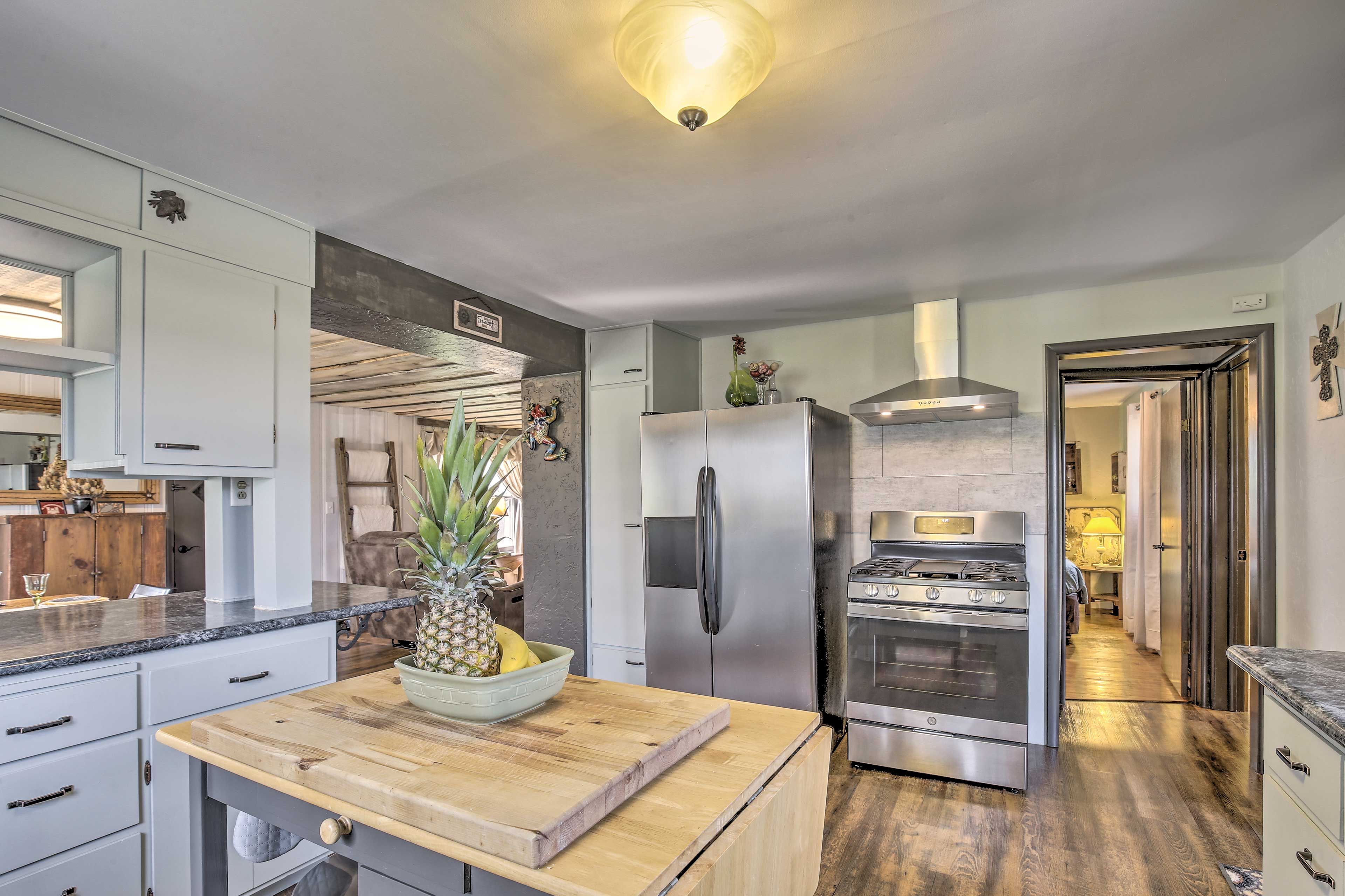 Kitchen | Drip Coffee Maker | Complimentary Spices