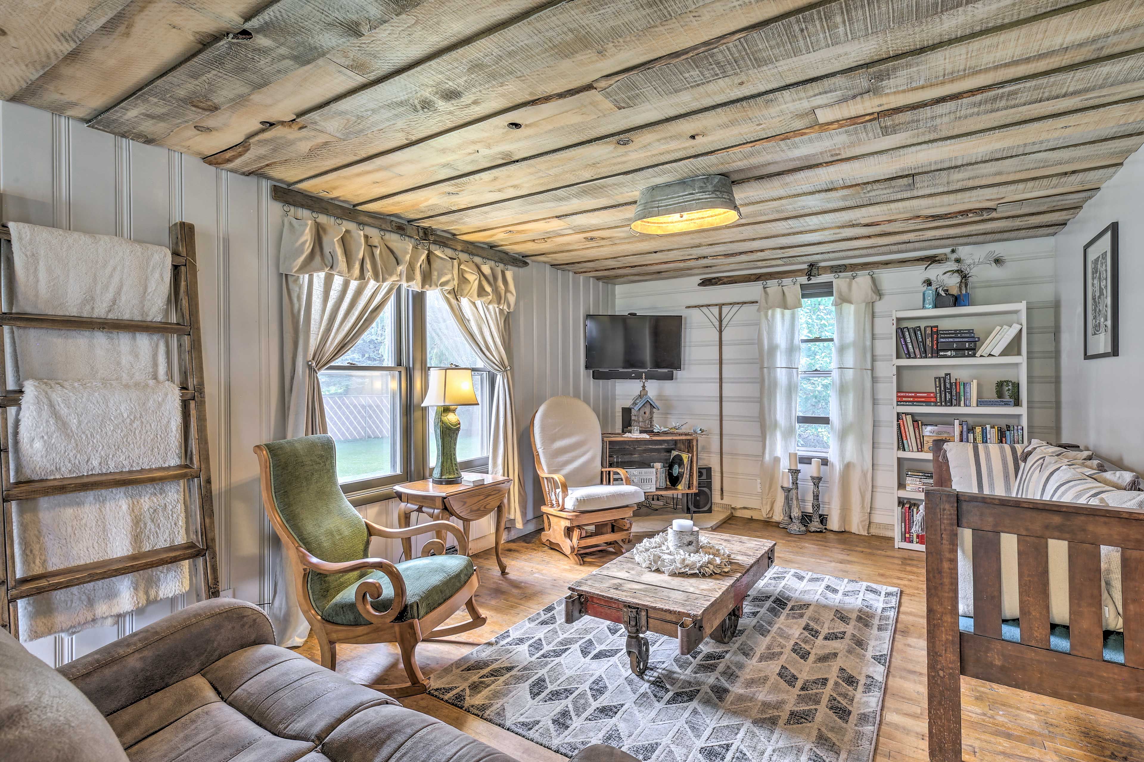 Ladysmith Vacation Rental | 3BR | 1BA | 2 Stories | 1,100 Sq Ft