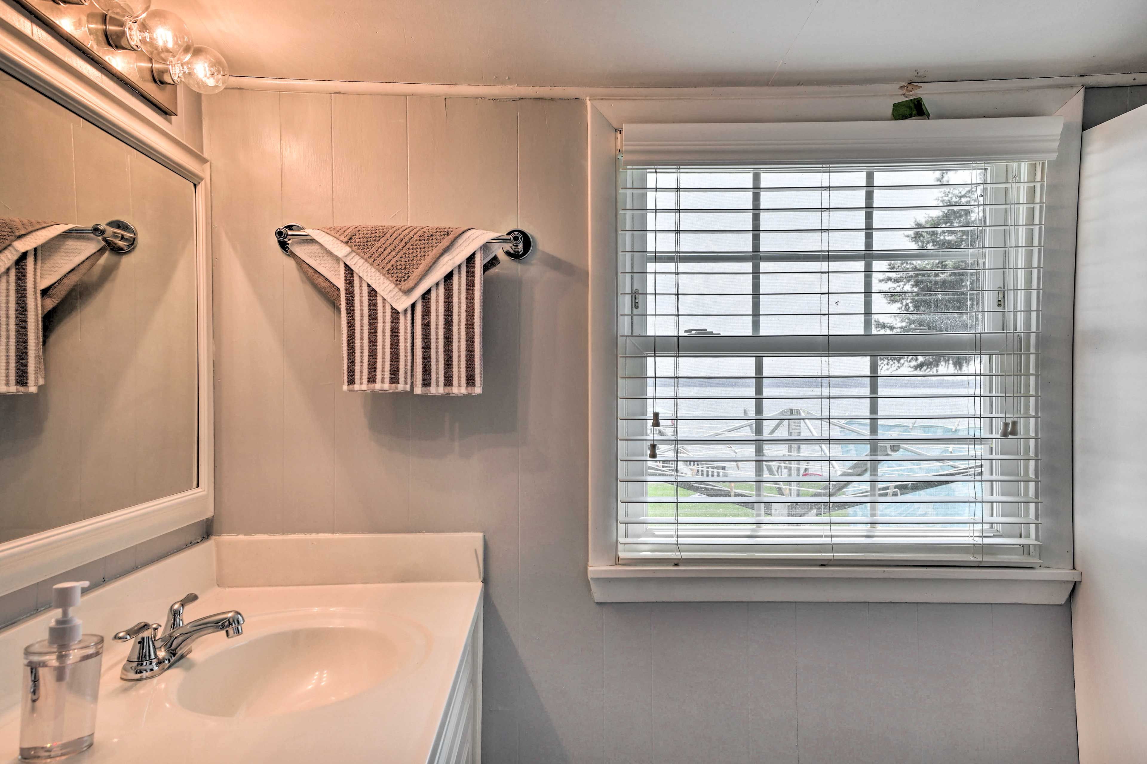 Bathroom | Towels Provided
