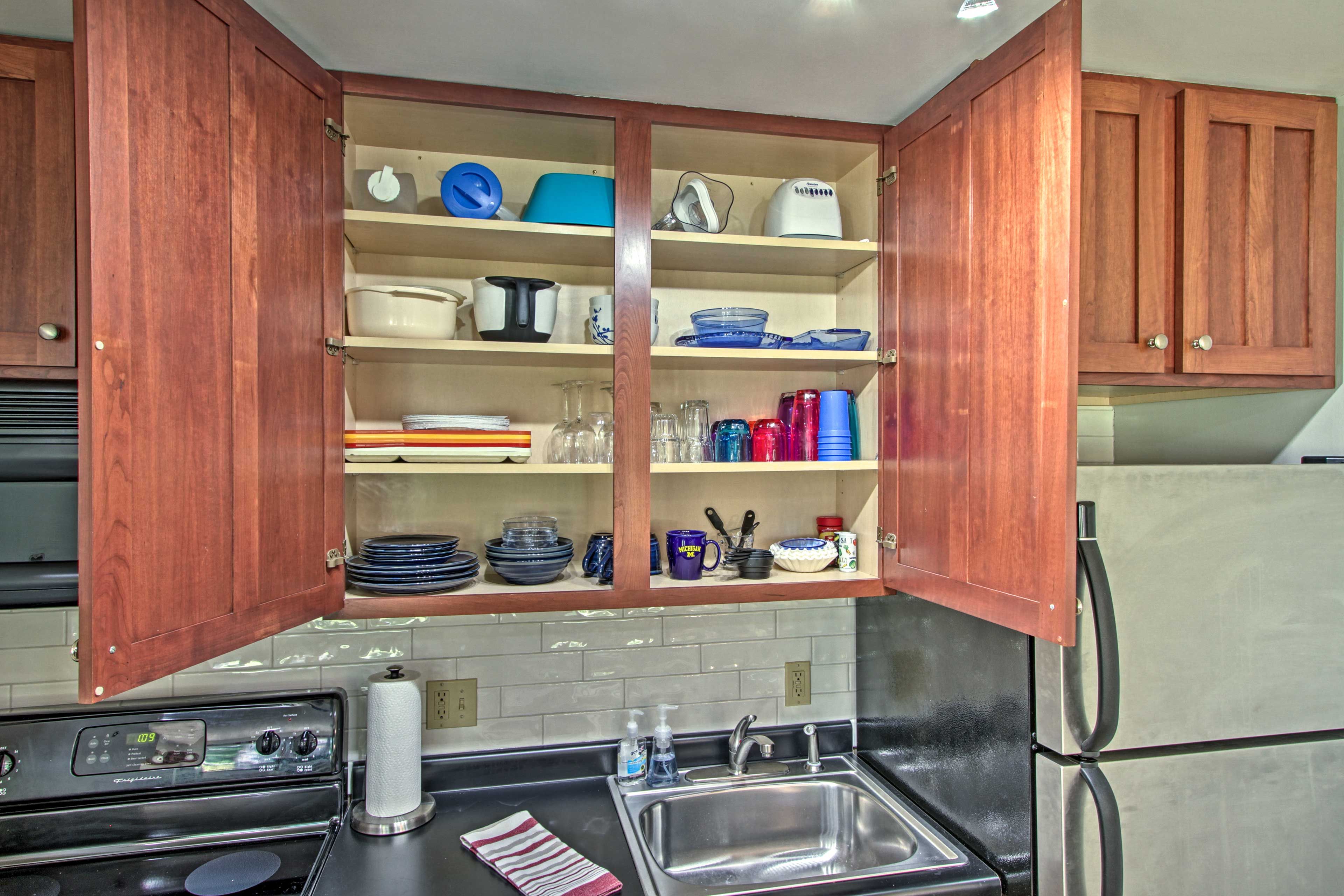 Kitchen | Dishware & Flatware Provided