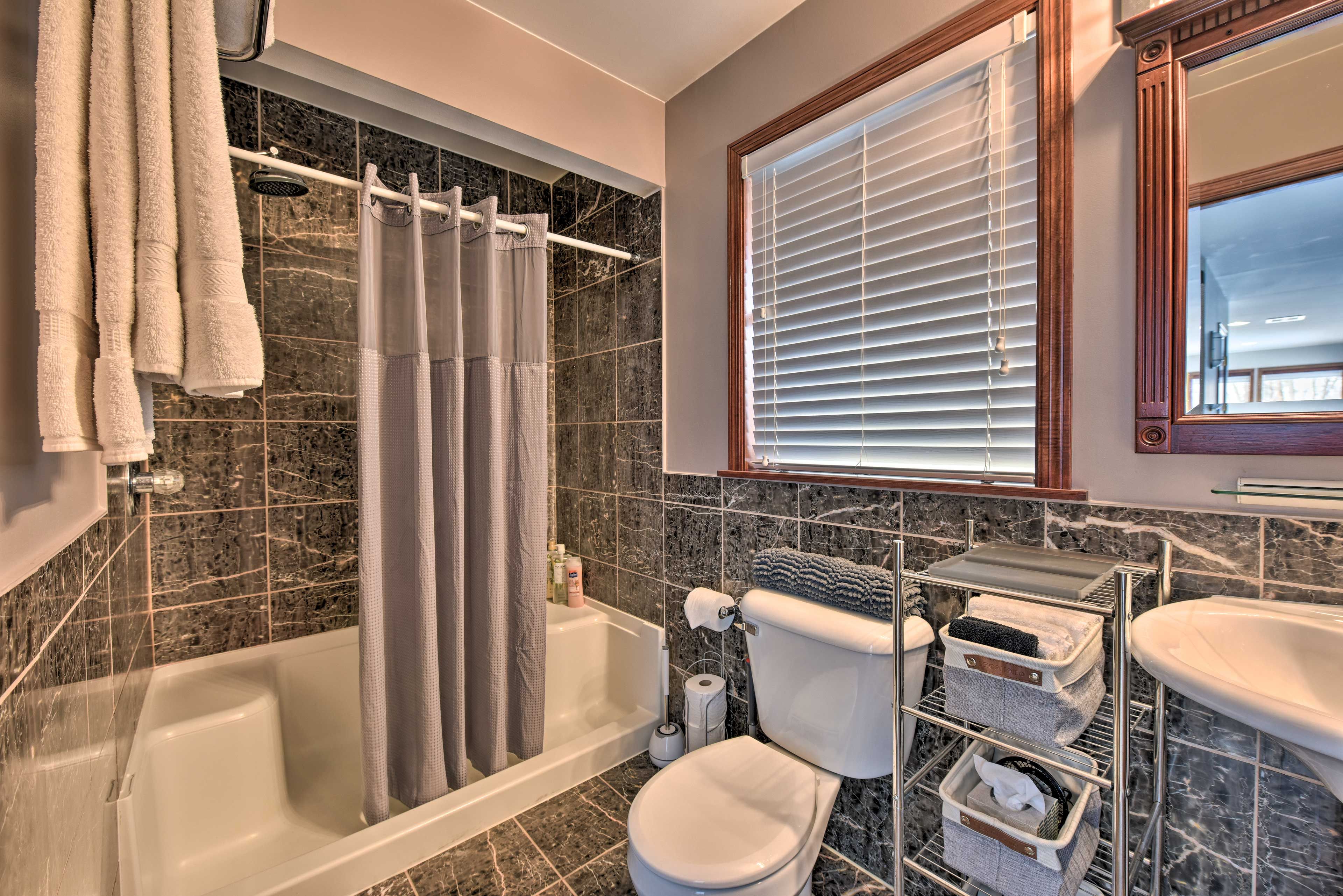Full Bathroom