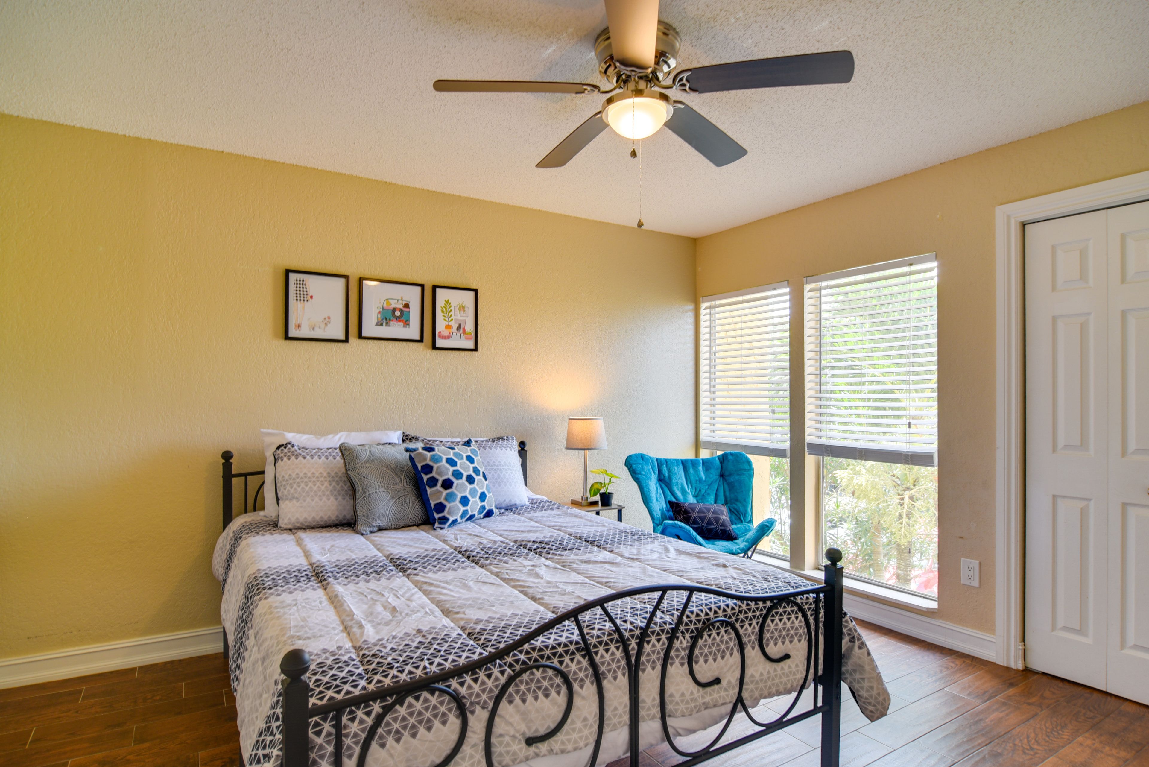 Bedroom 2 | Queen Bed