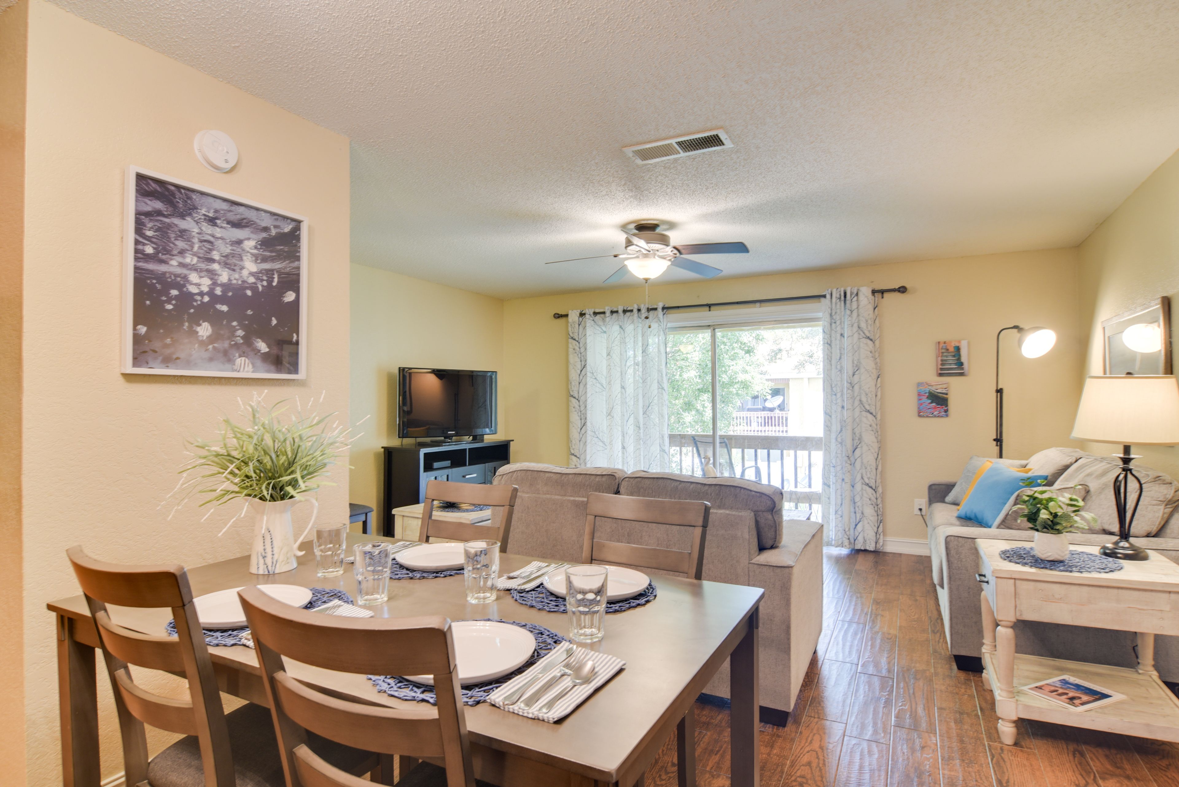 Dining Area | Dishware/Flatware