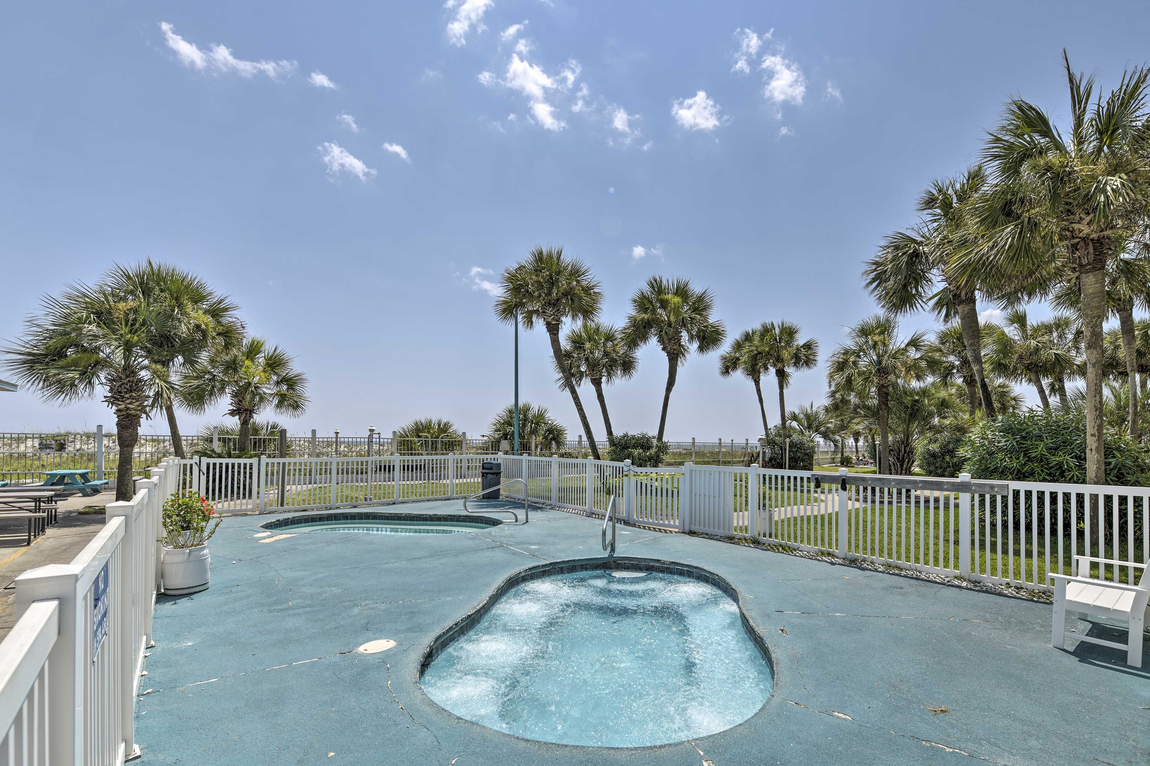 Community Amenities | Hot Tub