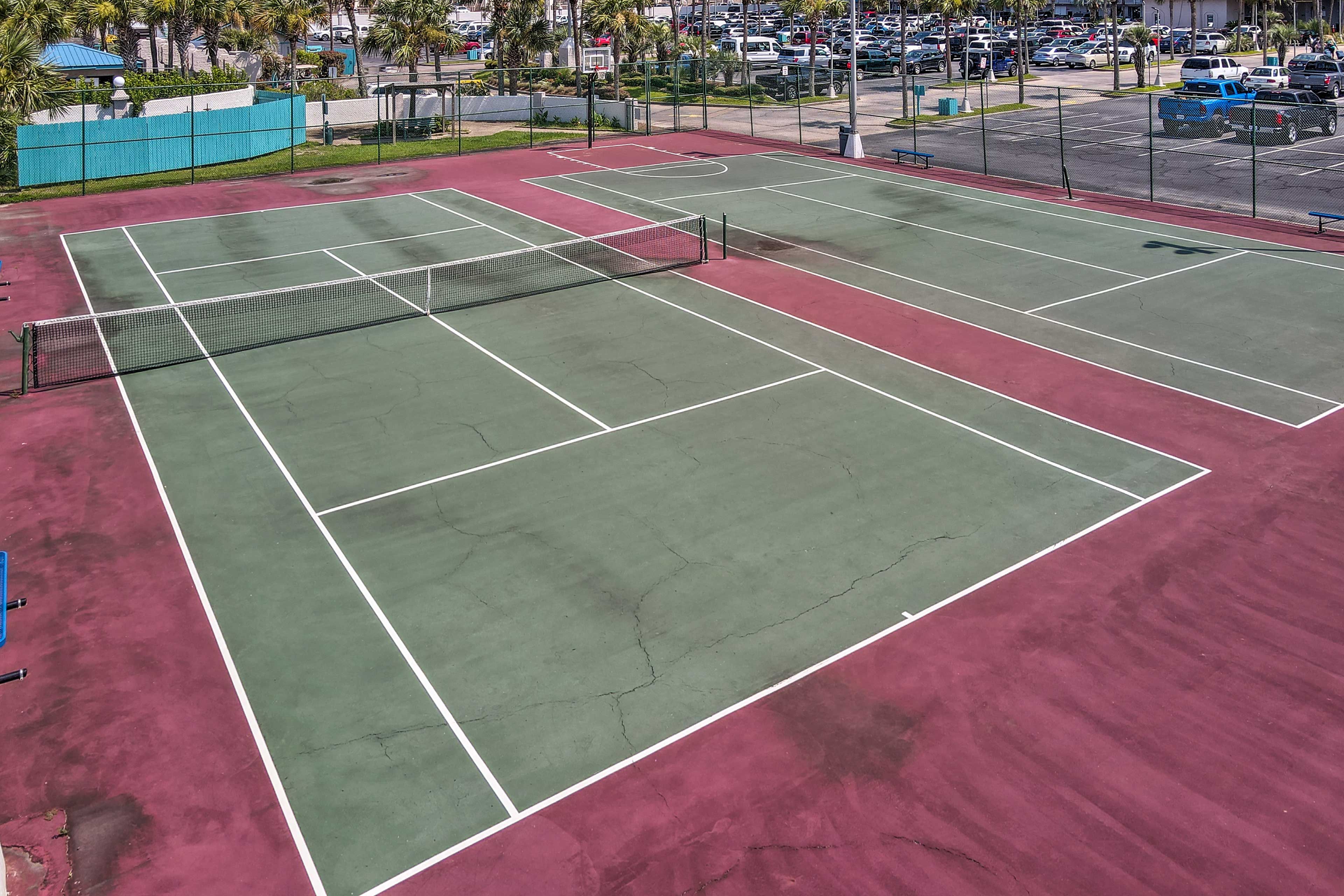 Community Amenities | Tennis Courts