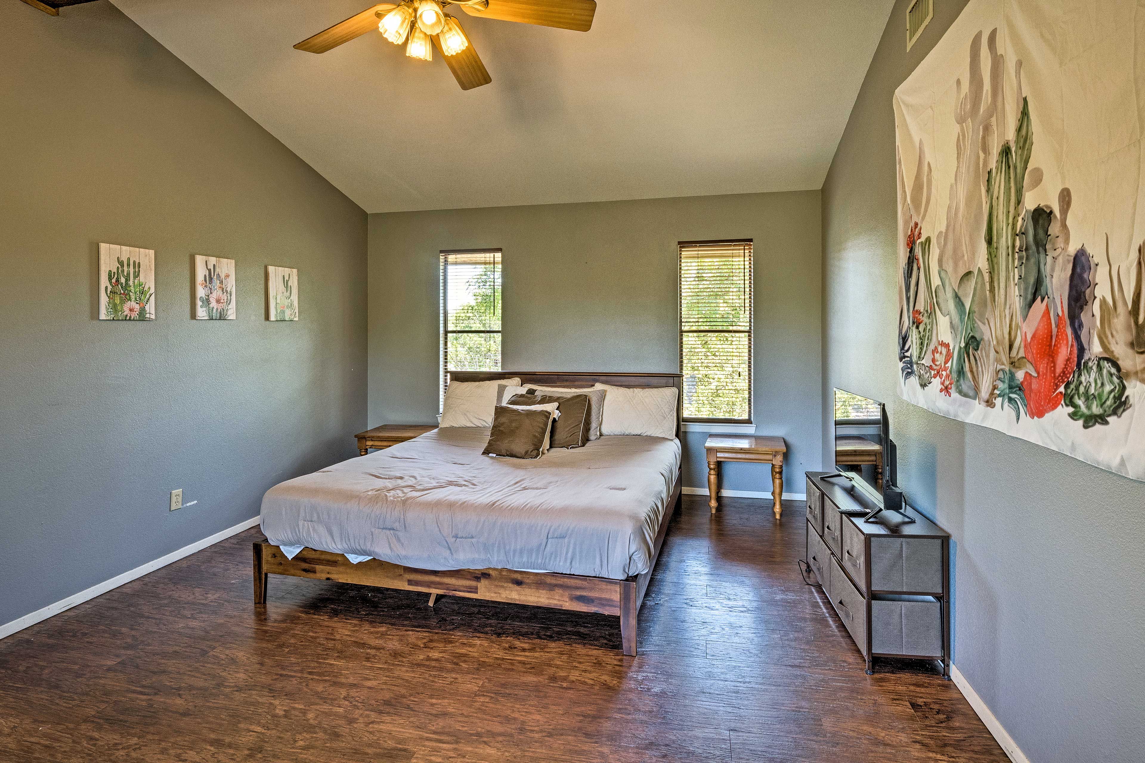 Bedroom 1 | Queen Bed | 2nd Floor