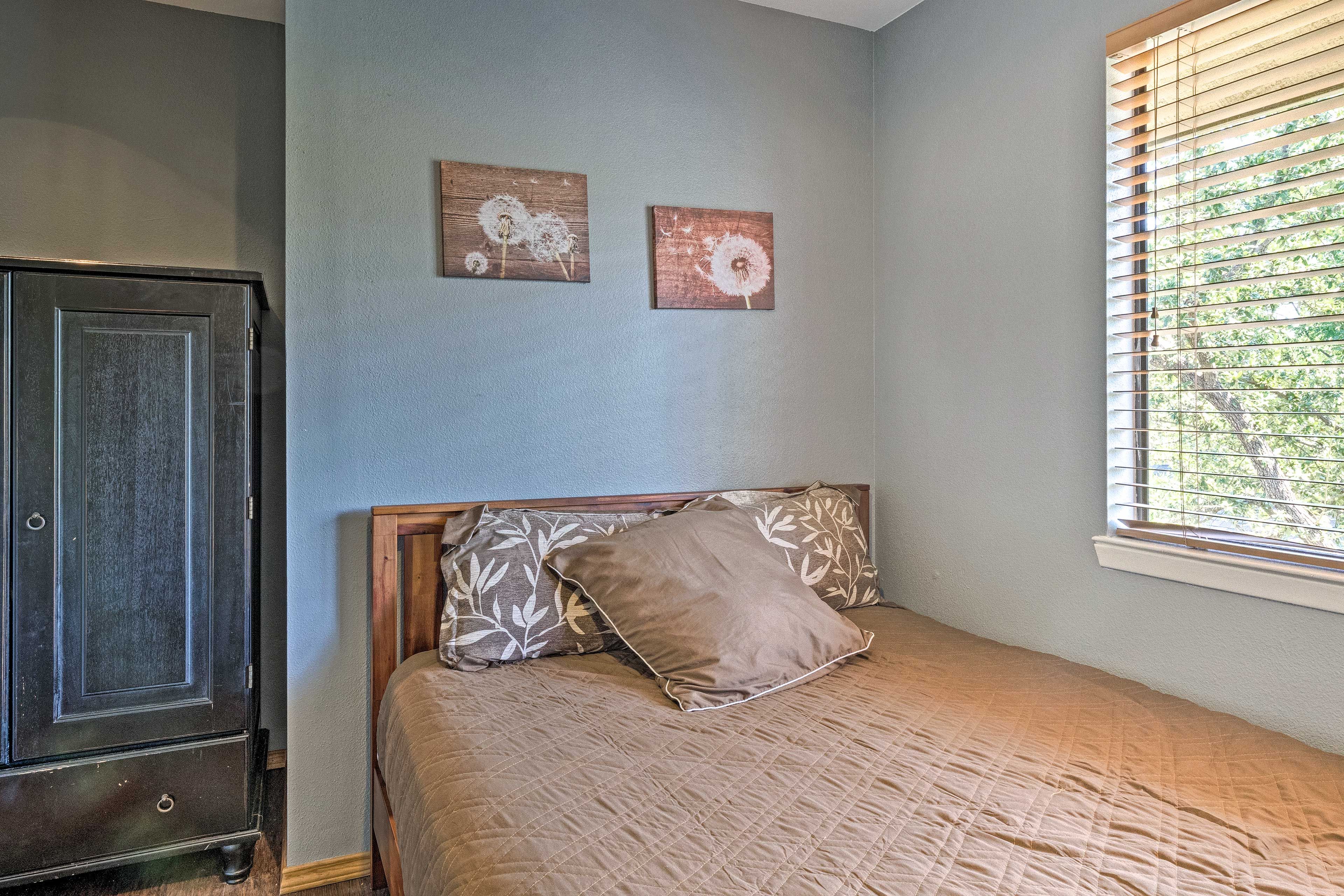 Bedroom 3 | Ceiling Fans | Central Heat
