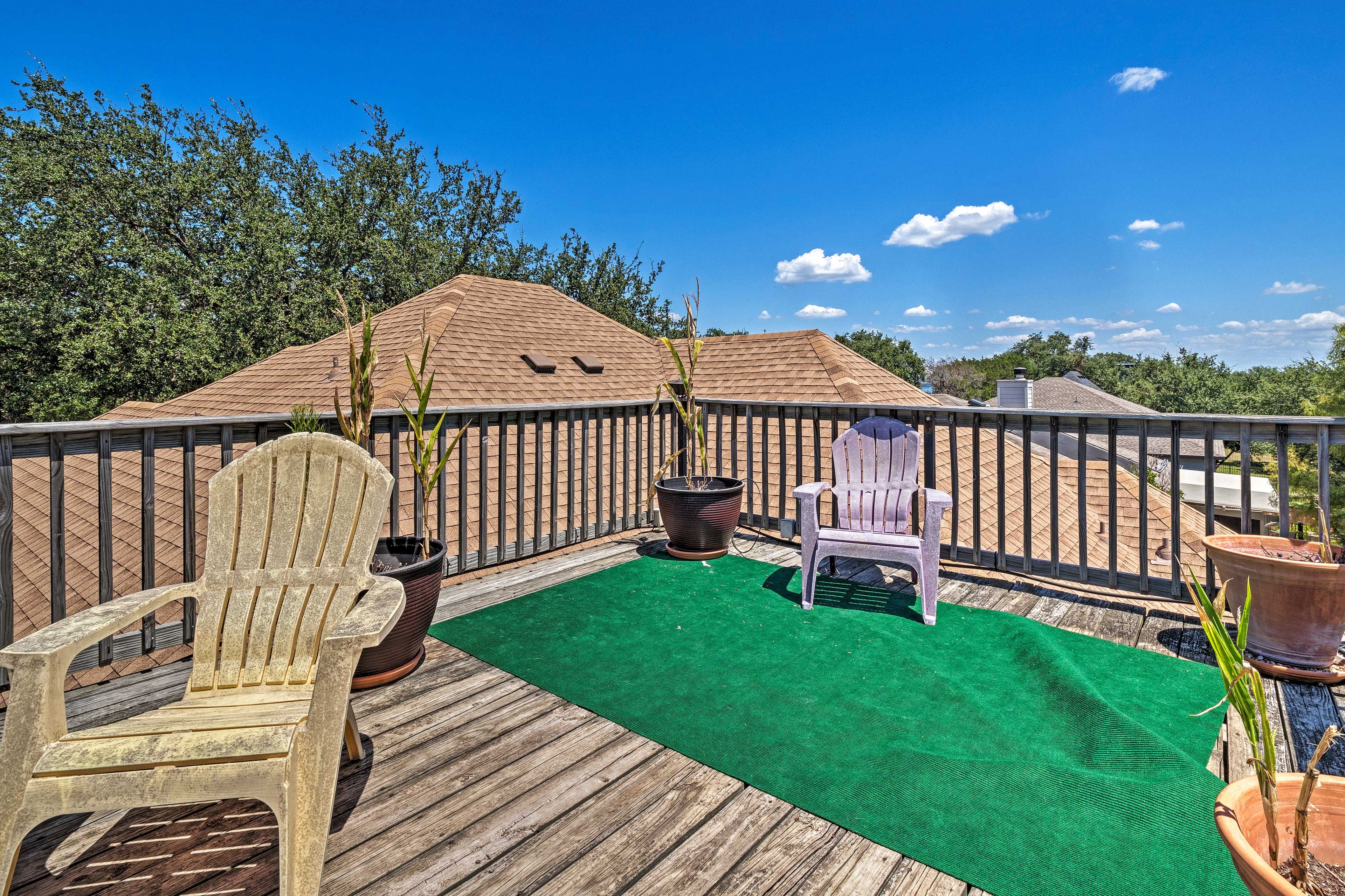 Rooftop Deck | Charcoal Grill | Stairs Required