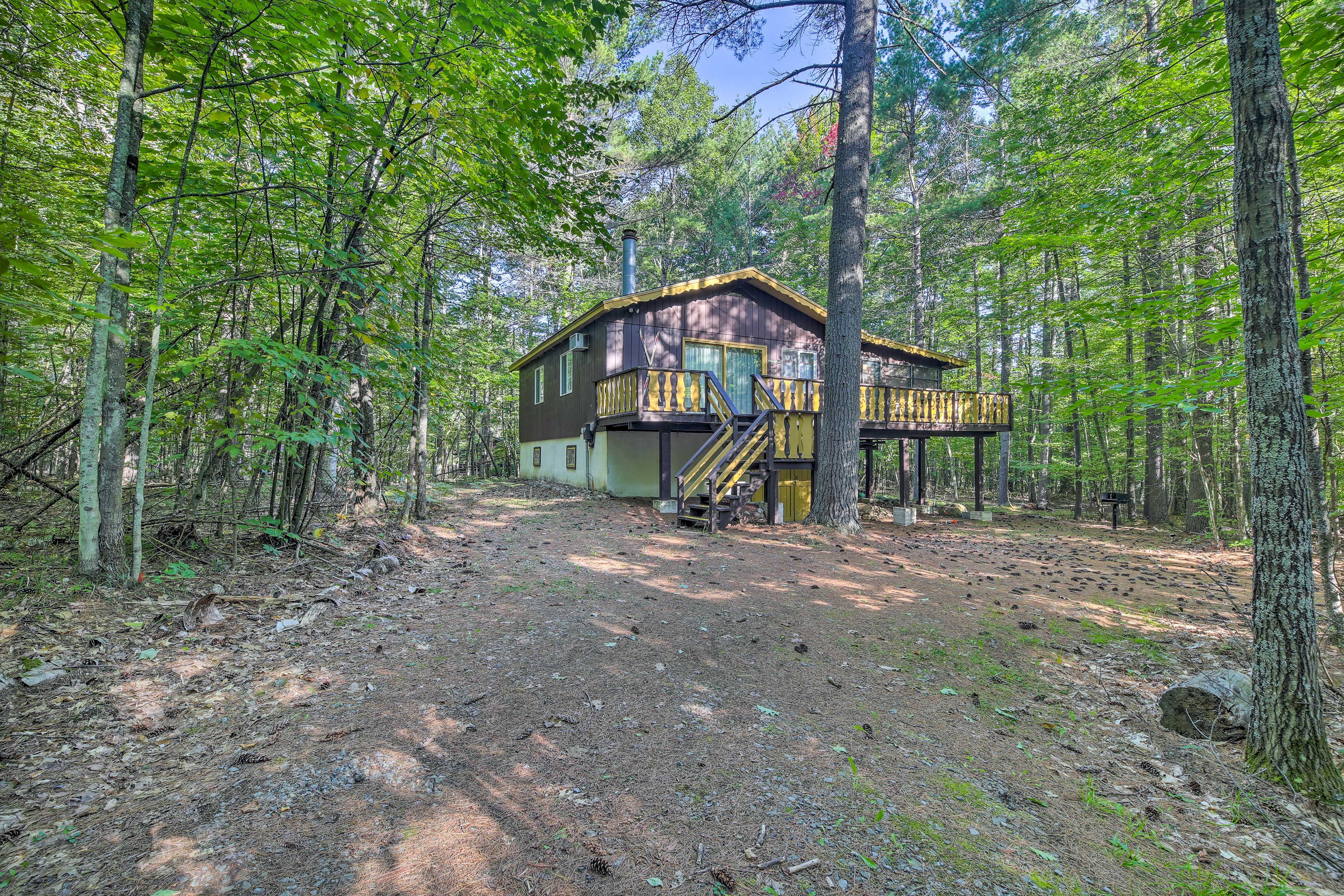 Cabin Exterior | Stairs Required