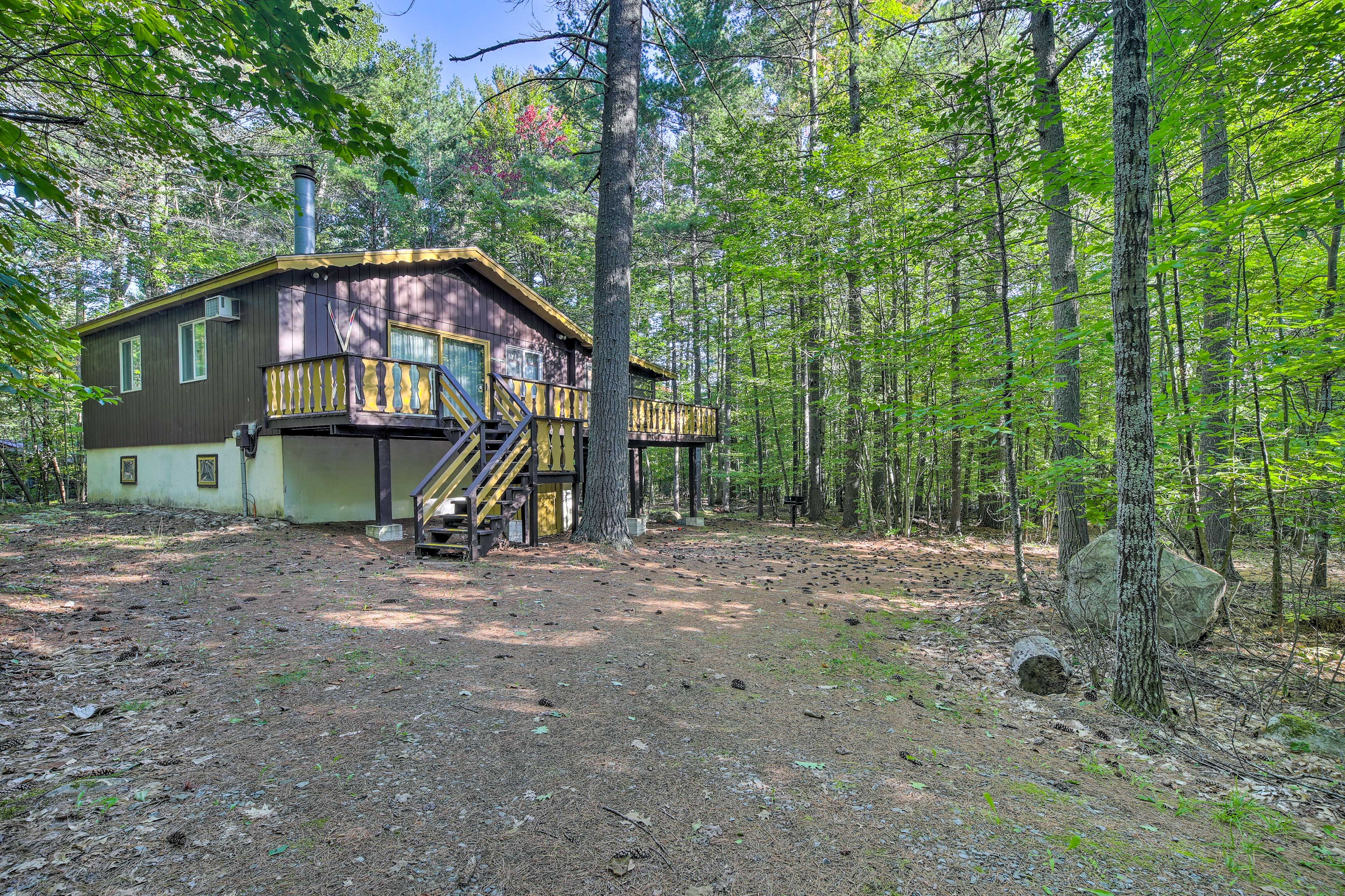Cabin Exterior | 960 Sq Ft