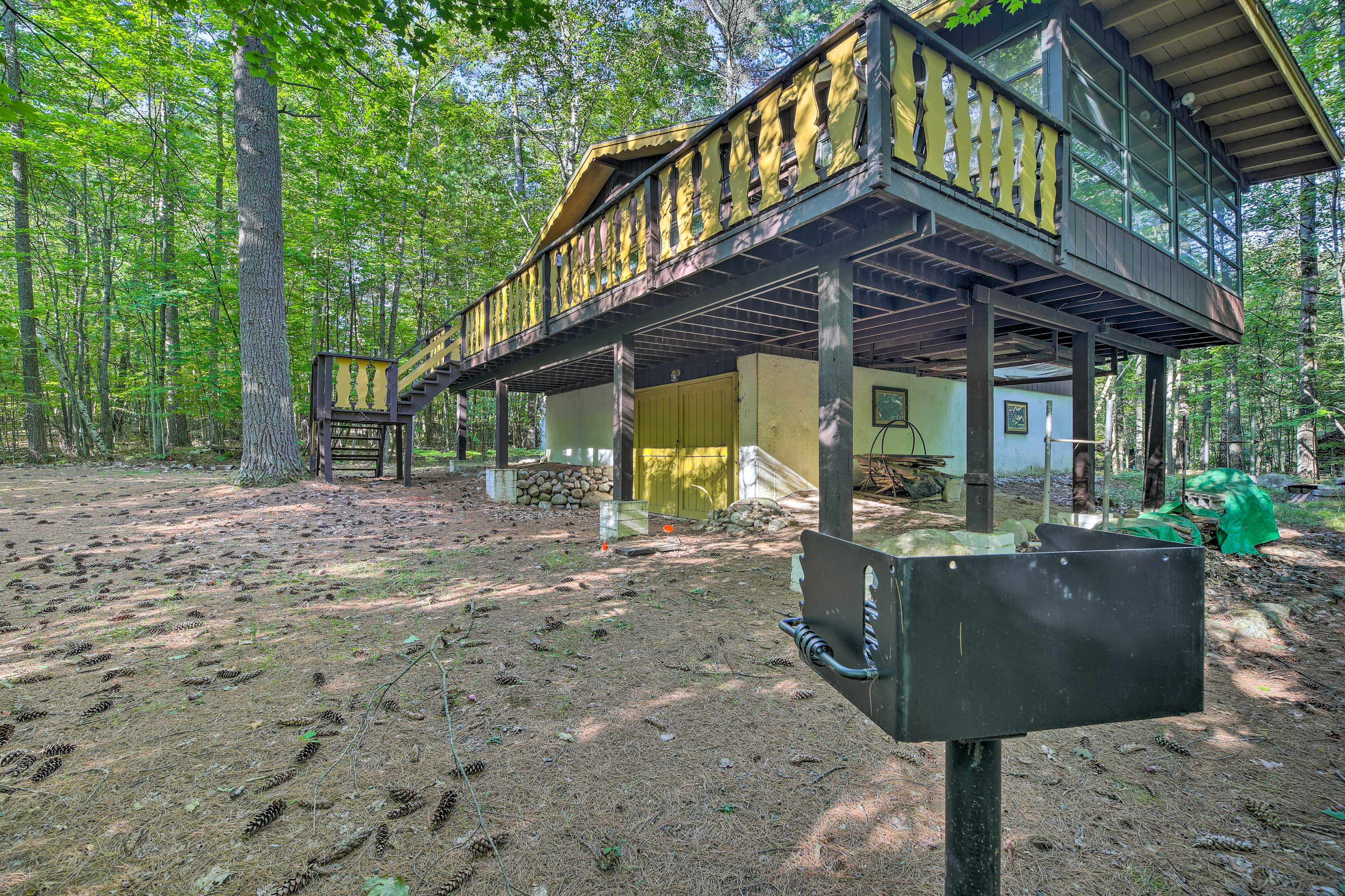 Cabin Exterior | Charcoal Grill