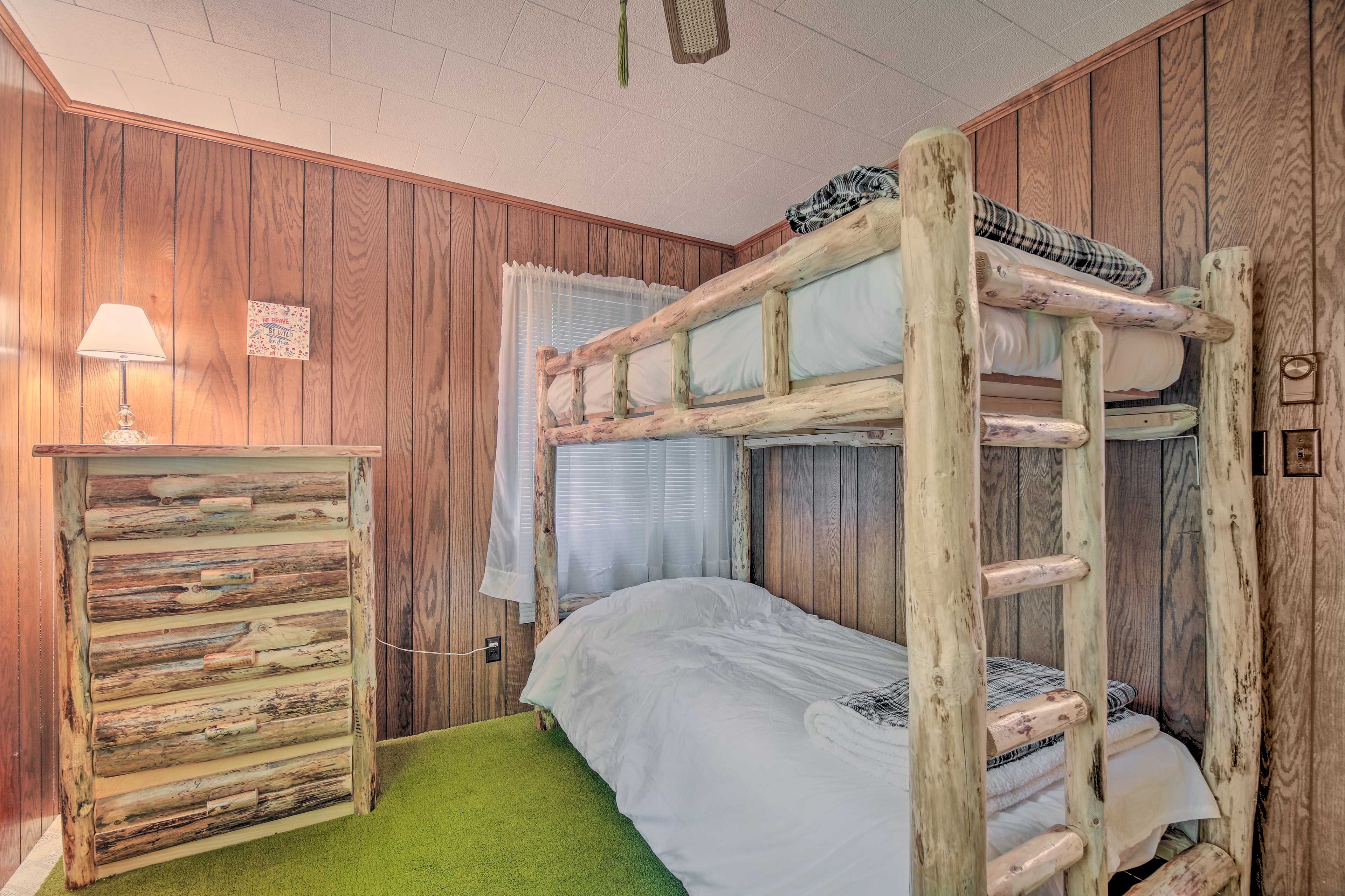 Bedroom 2 | Twin Bunk Bed | 1st Floor