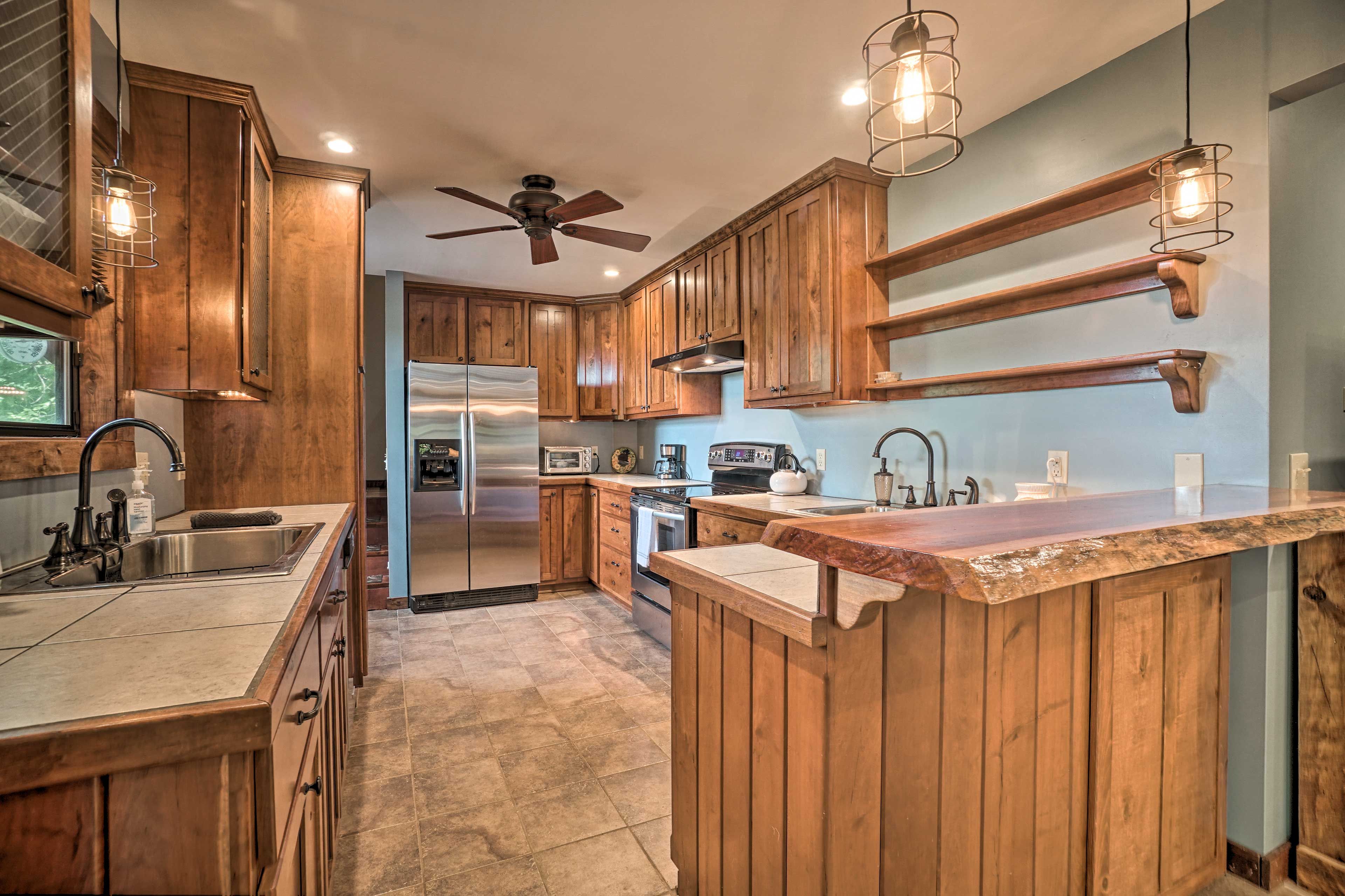 Fully Equipped Kitchen | Dishware & Flatware Provided