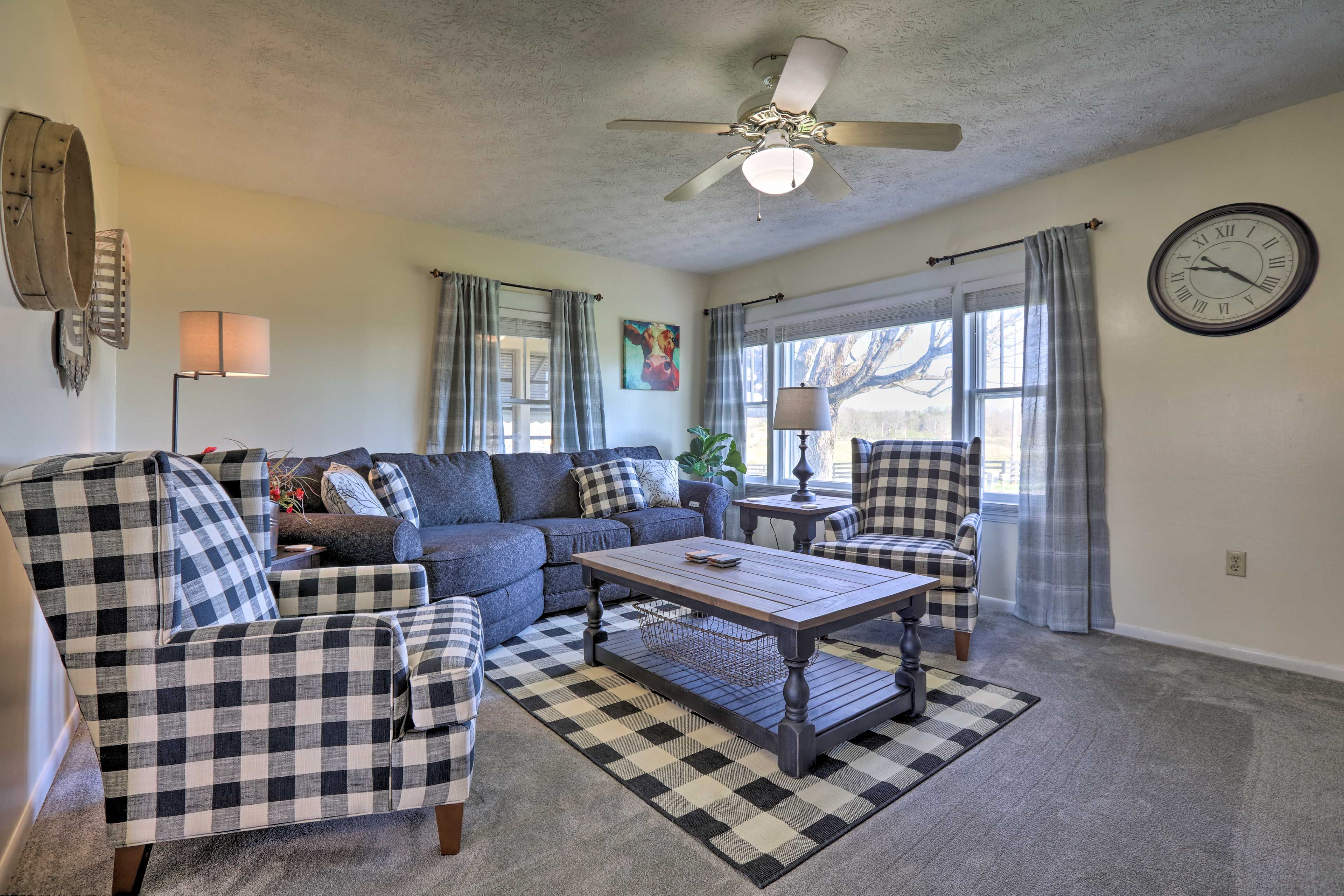Living Room | Fireplace