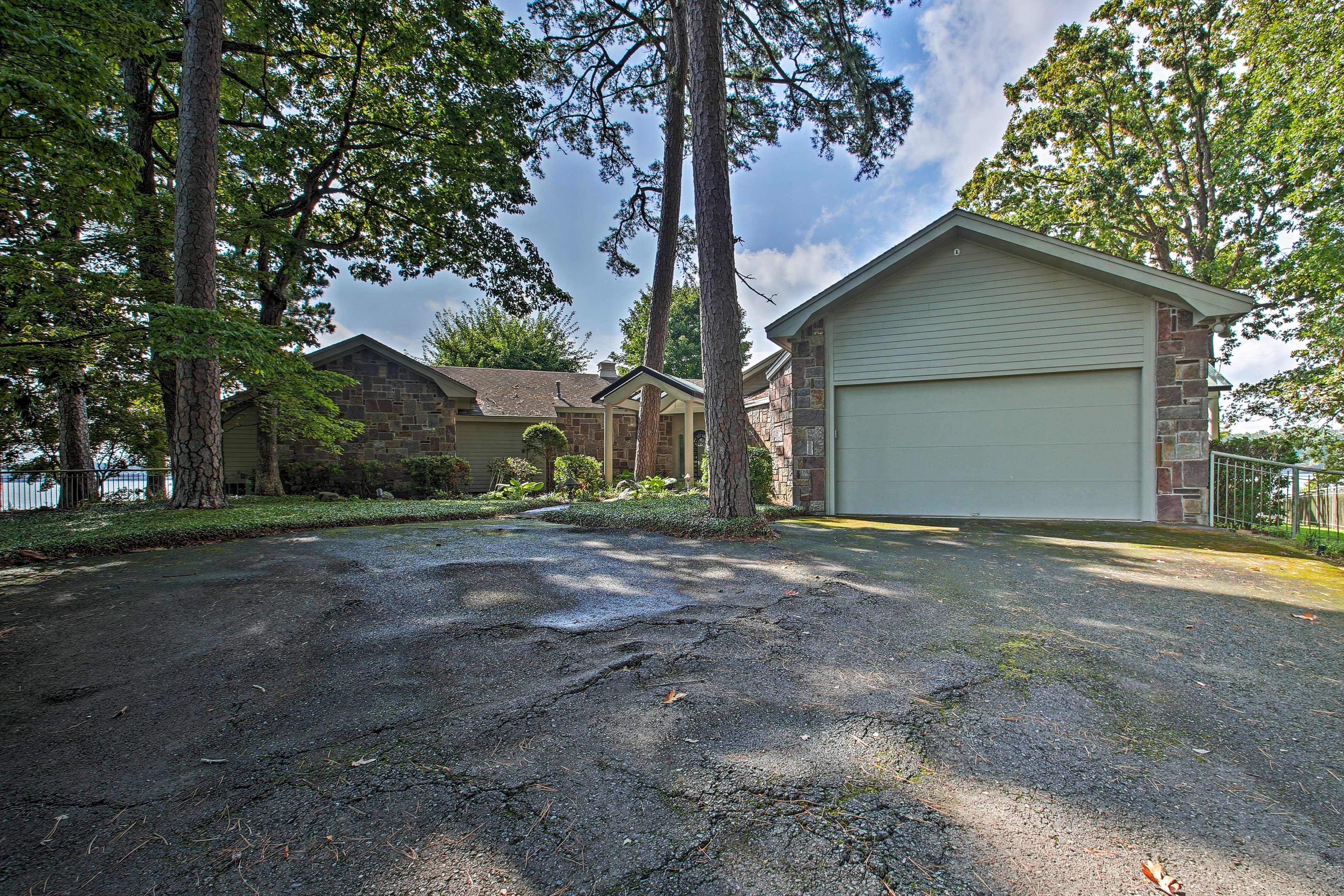 Parking | Driveway (6 Vehicles) | No Street Parking