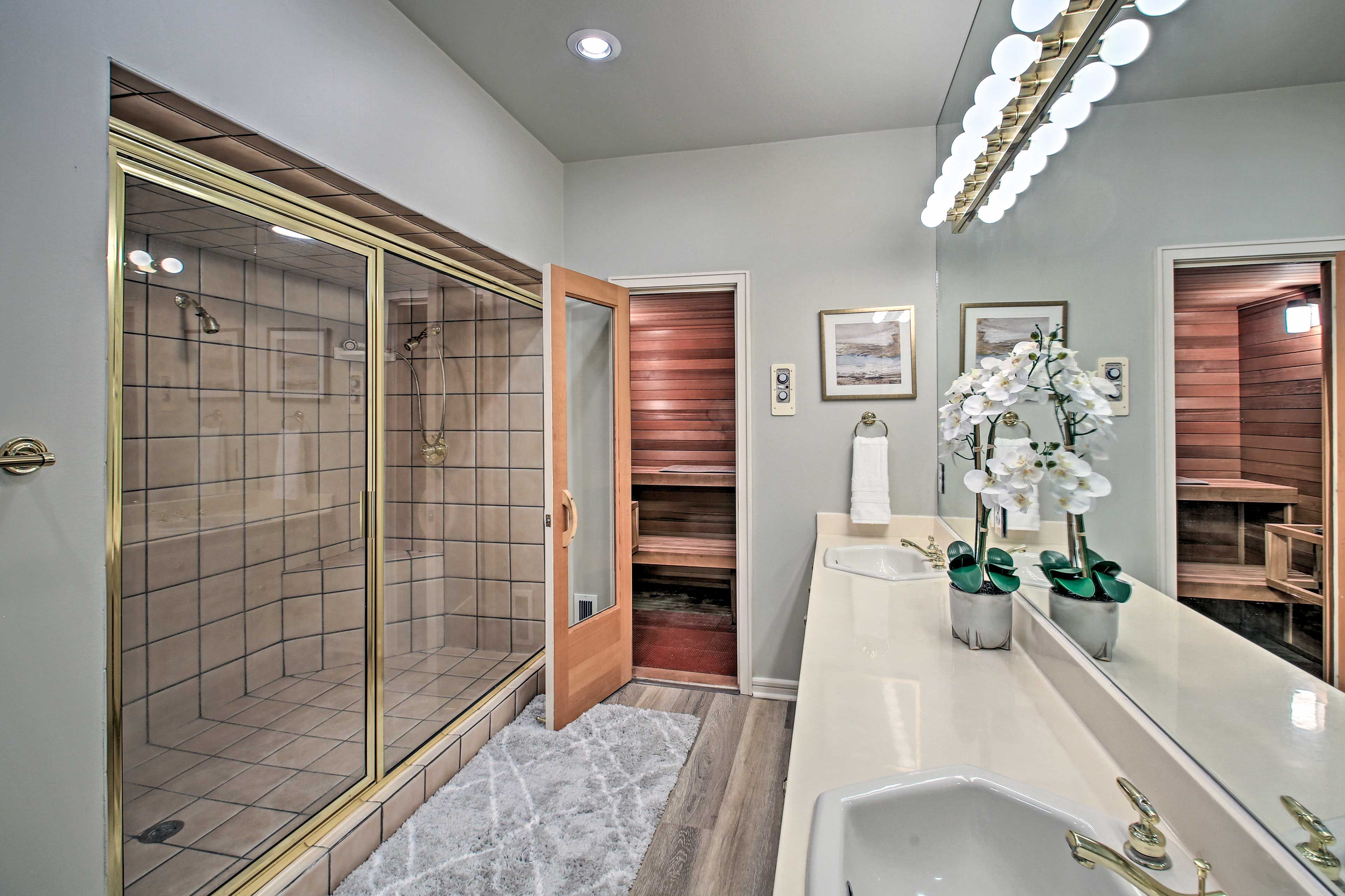 Bathroom | Private Sauna | Towels & Linens | Complimentary Toiletries