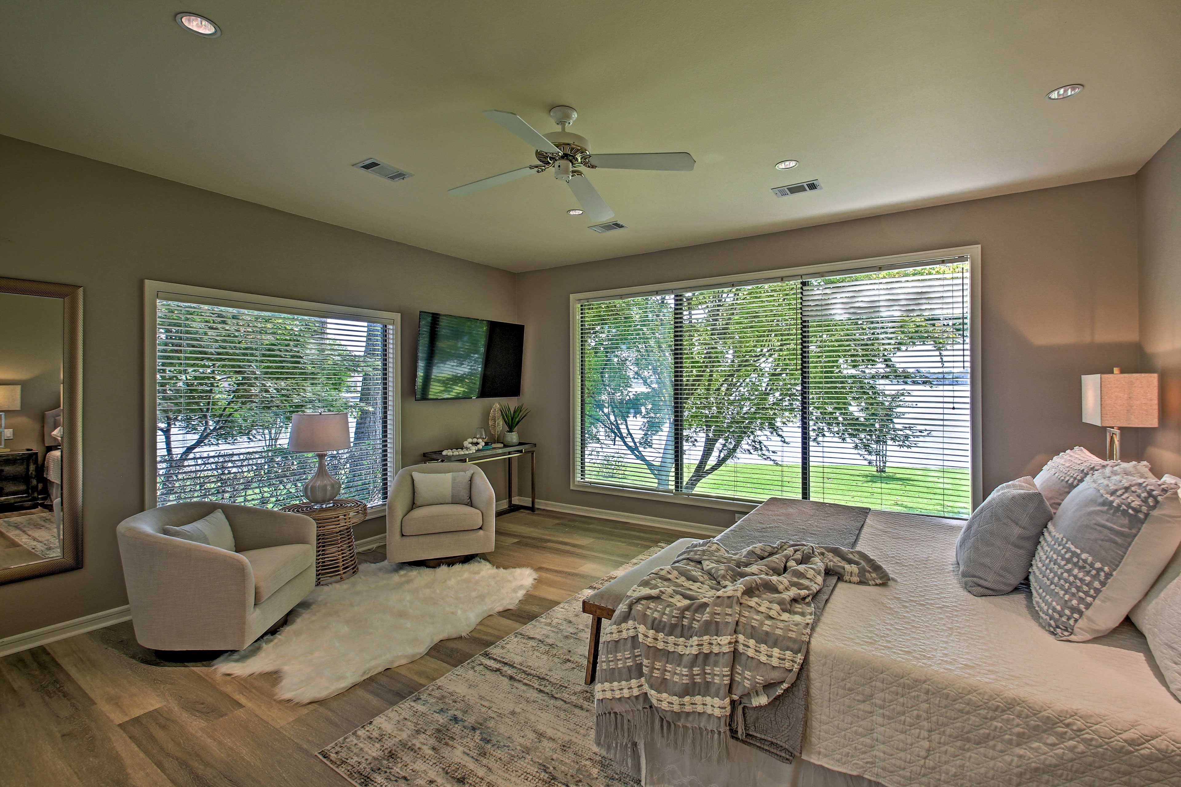 Bedroom 1 | King Bed | Smart TV w/ Cable