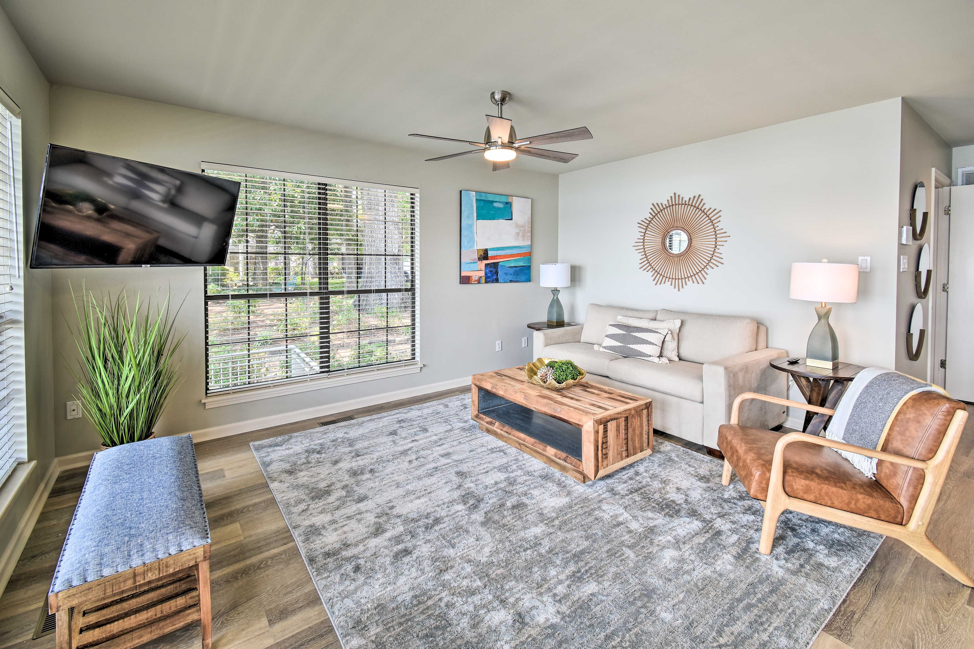 Living Area | Smart TV | Free WiFi