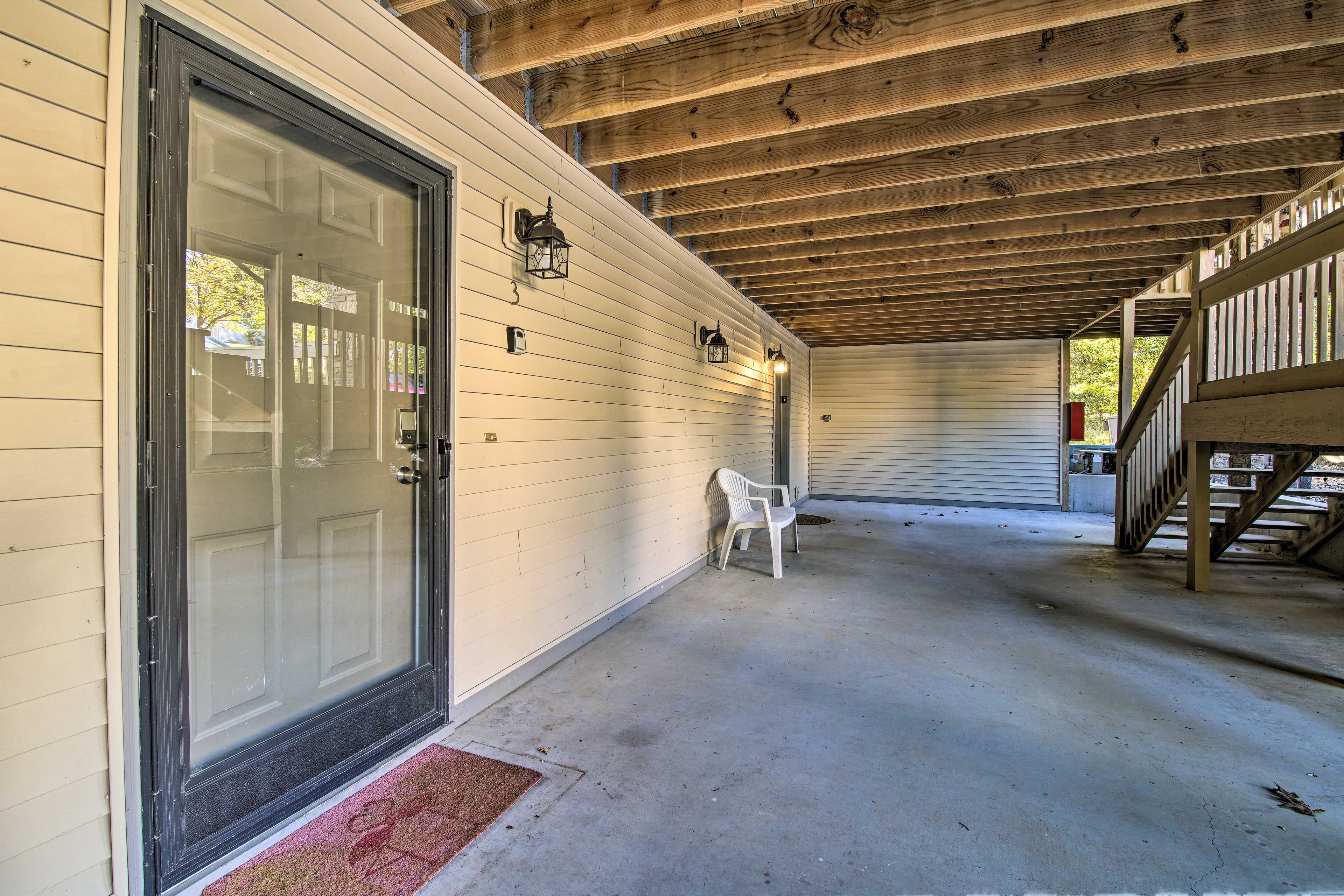 Exterior | Entryway