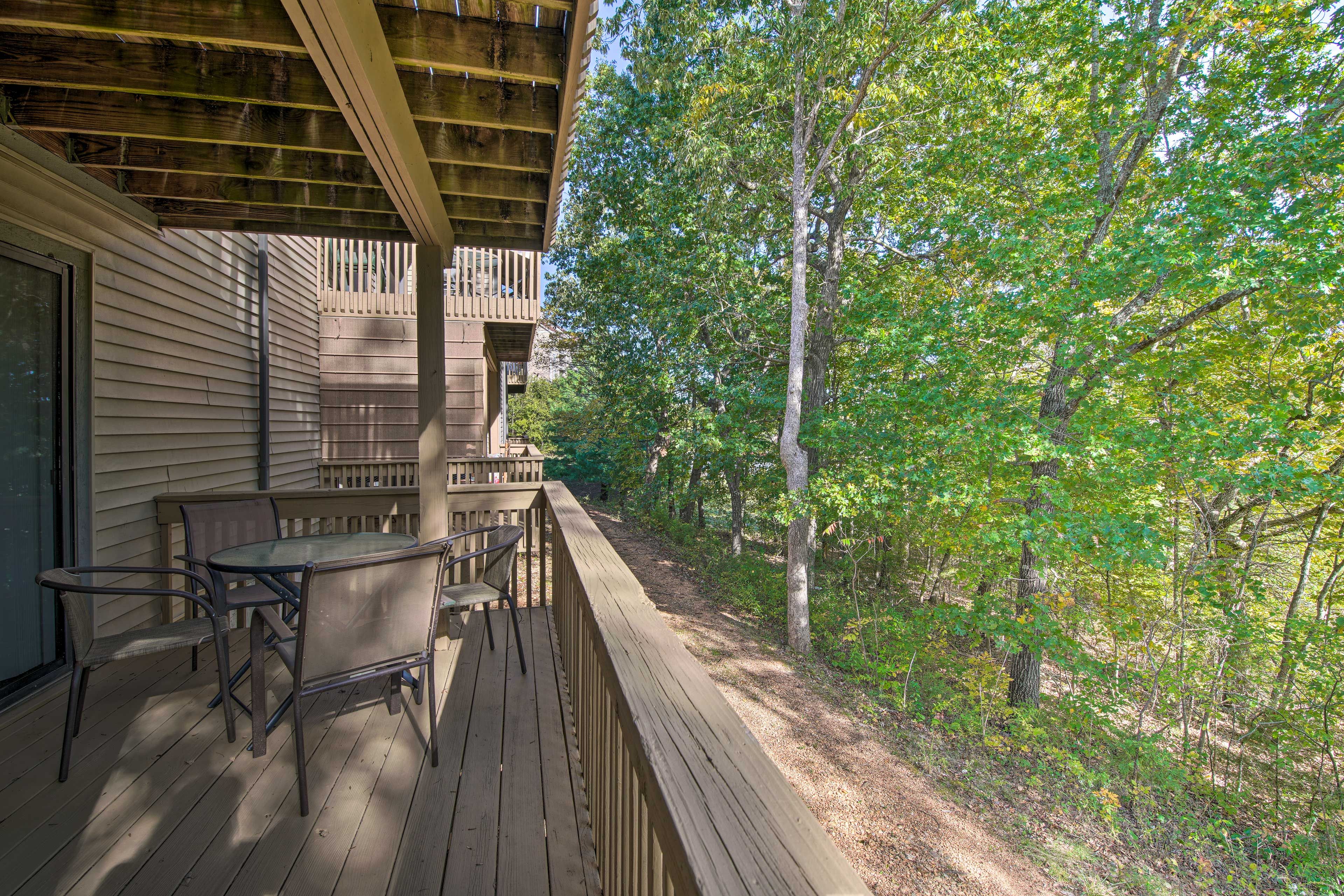 Private Balcony | Outdoor Dining Table