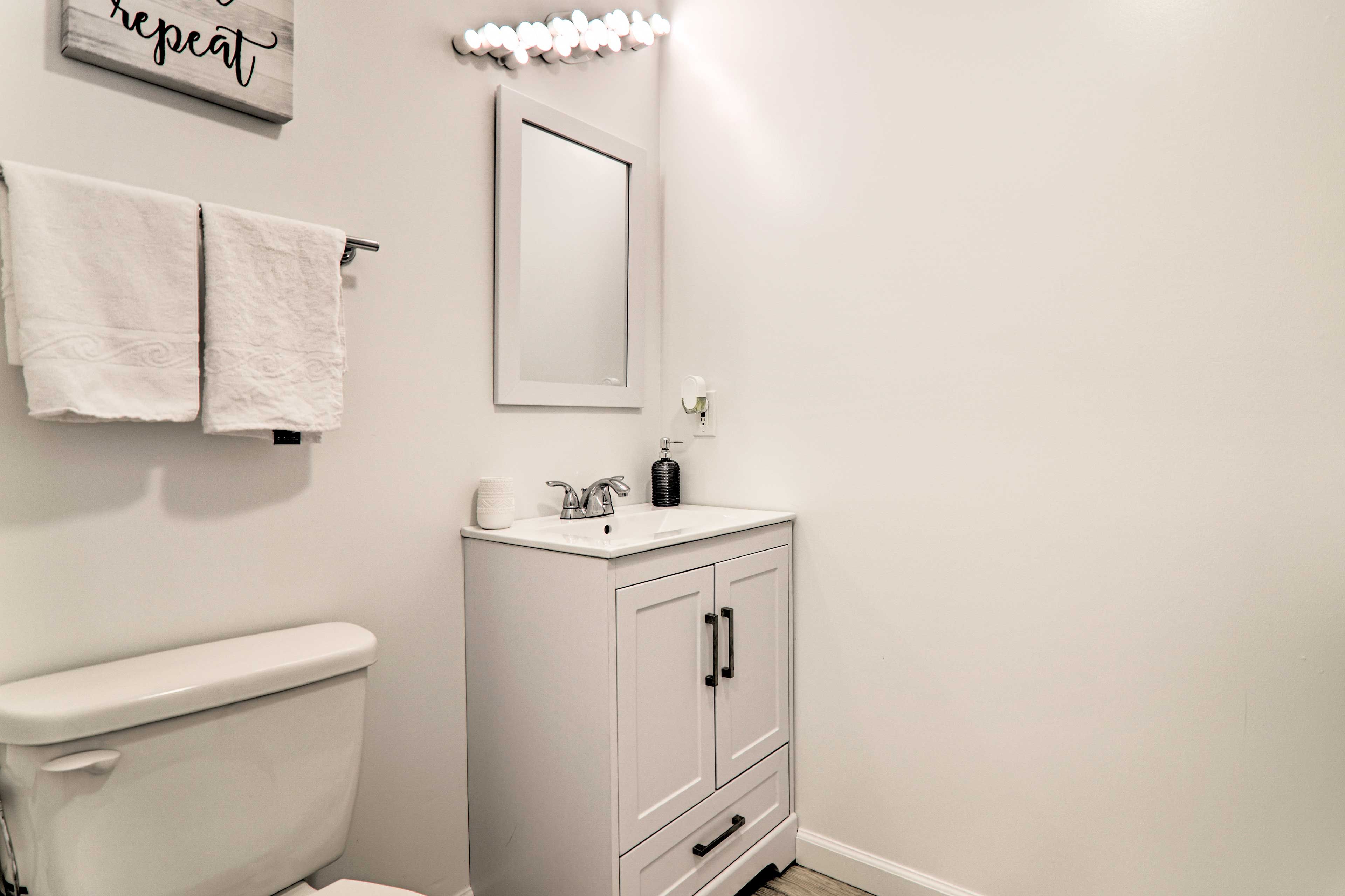 Half Bathroom | 2nd Floor