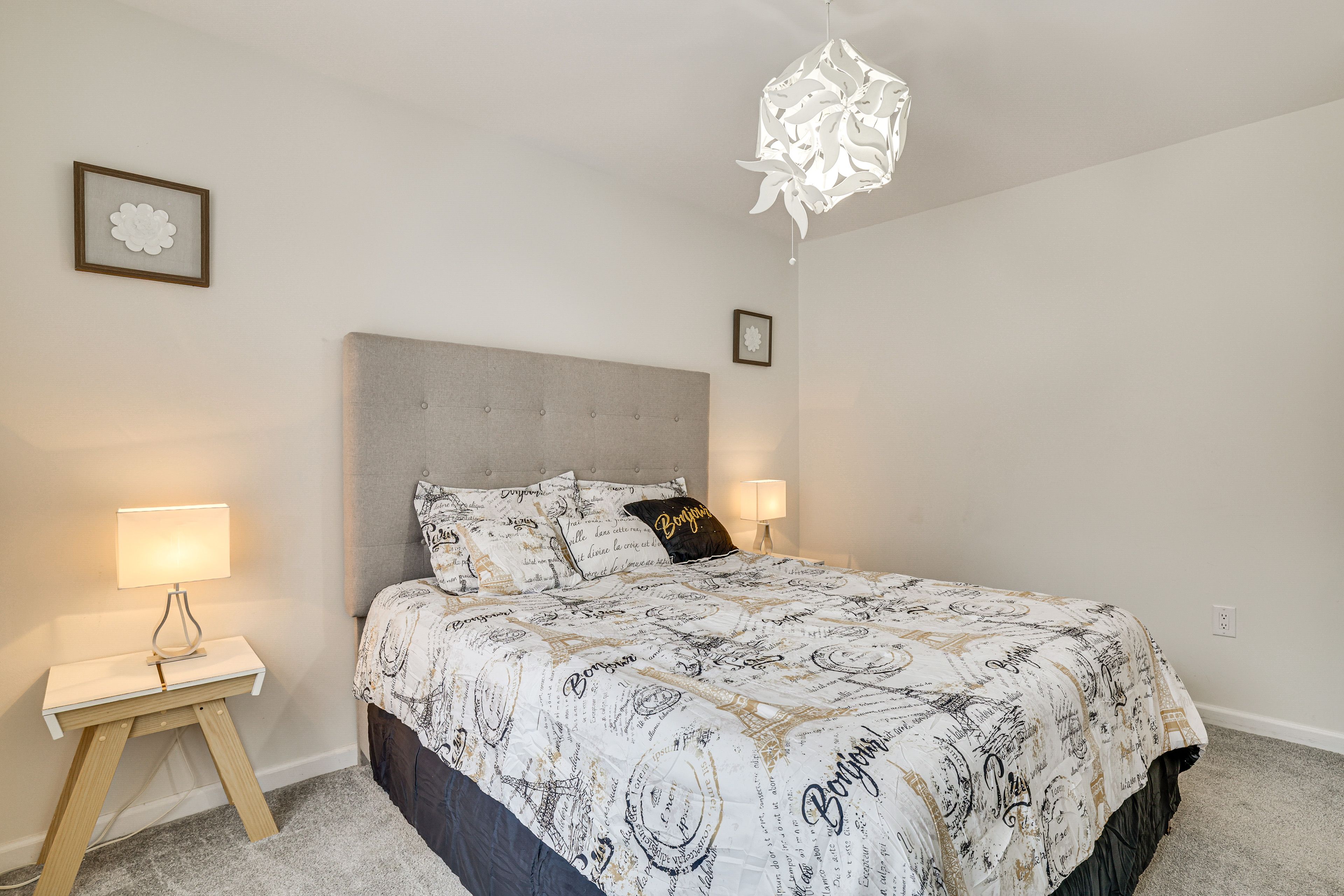 Bedroom 2 | 2nd Floor | Queen Bed