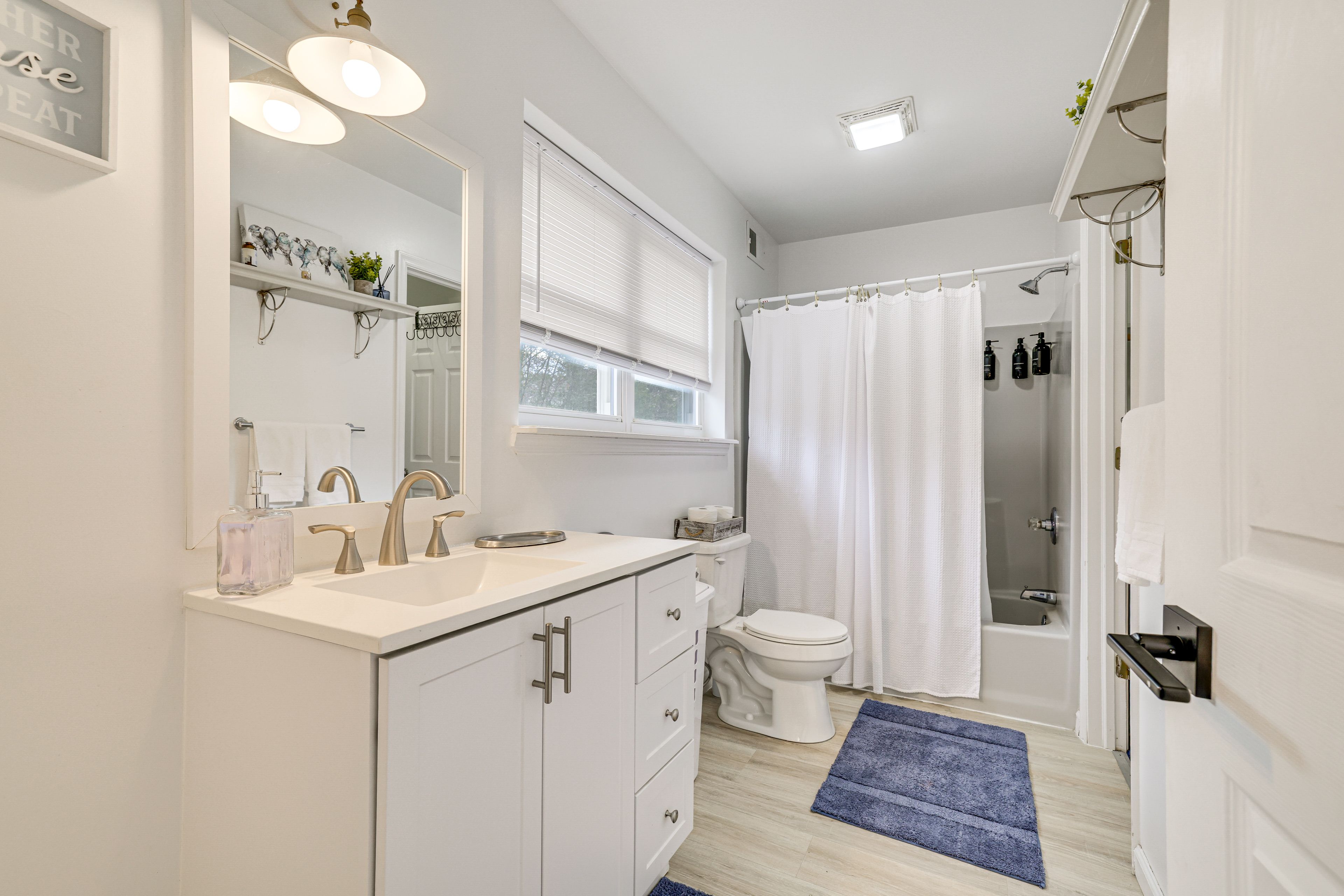 En-Suite Bathroom | 2nd Floor