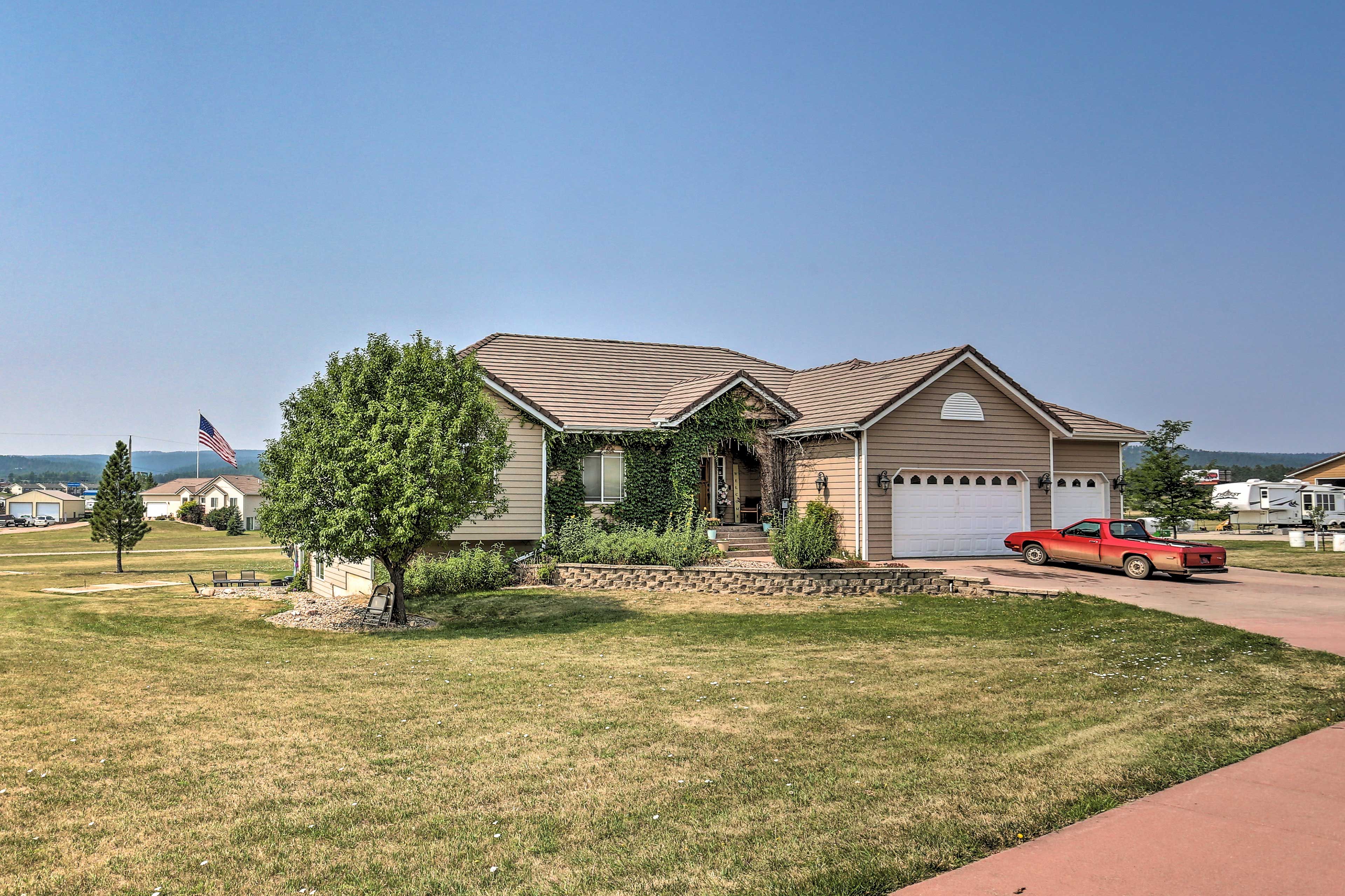 Home Exterior | Lower-Level Unit Only