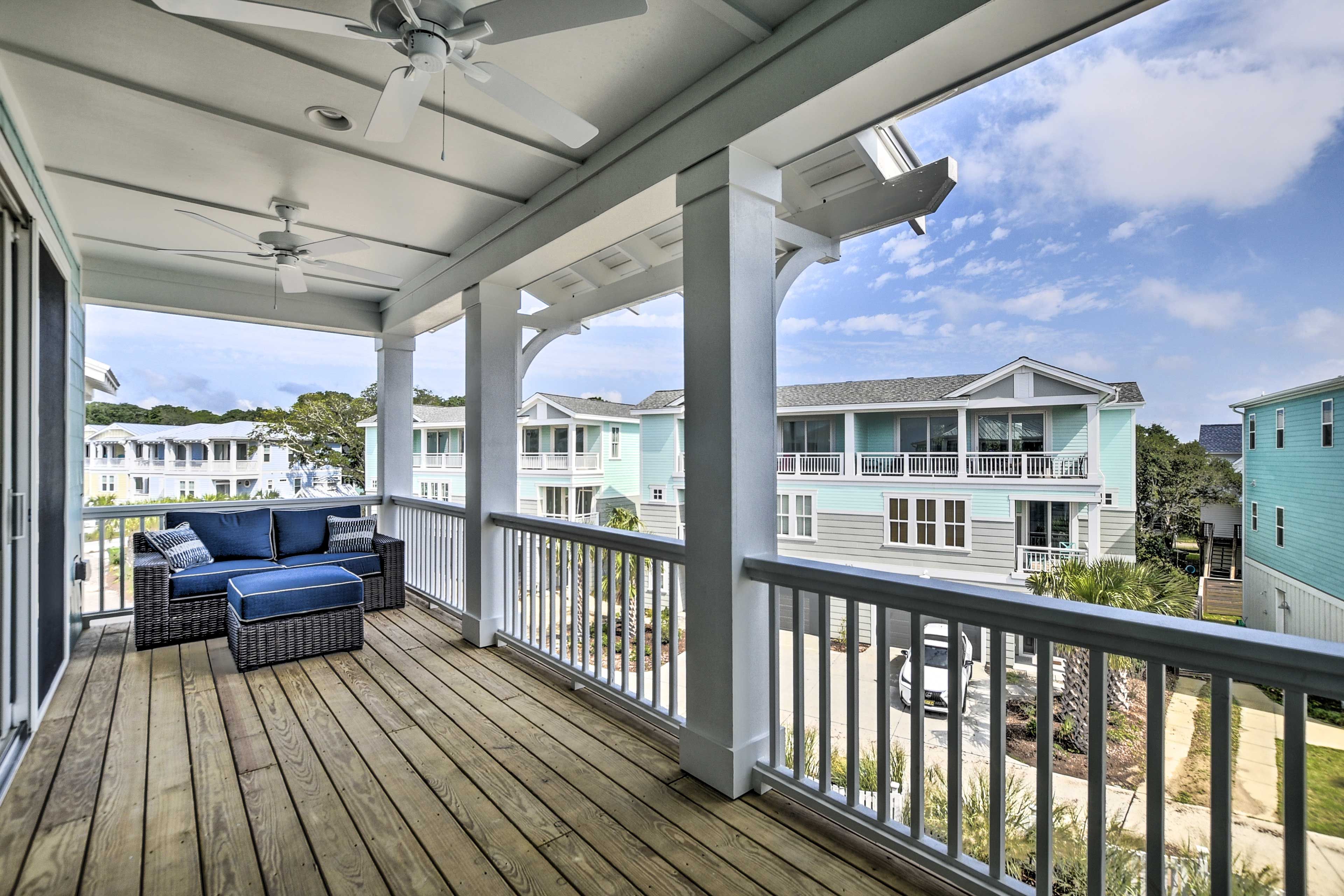 Private Deck | 2-Story Townhouse