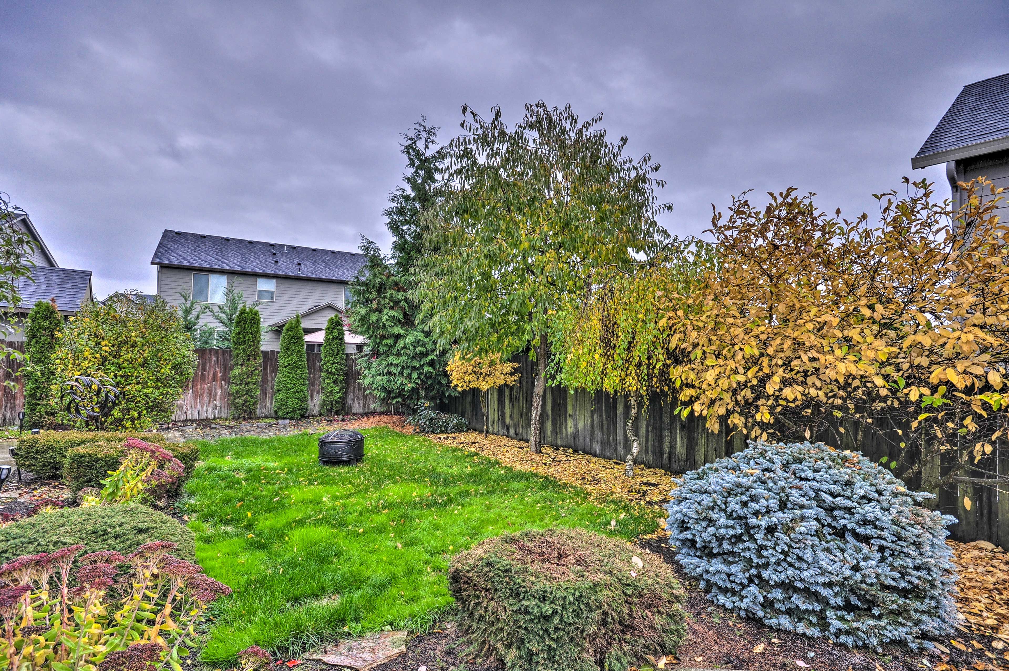 Private Yard | Fire Pit