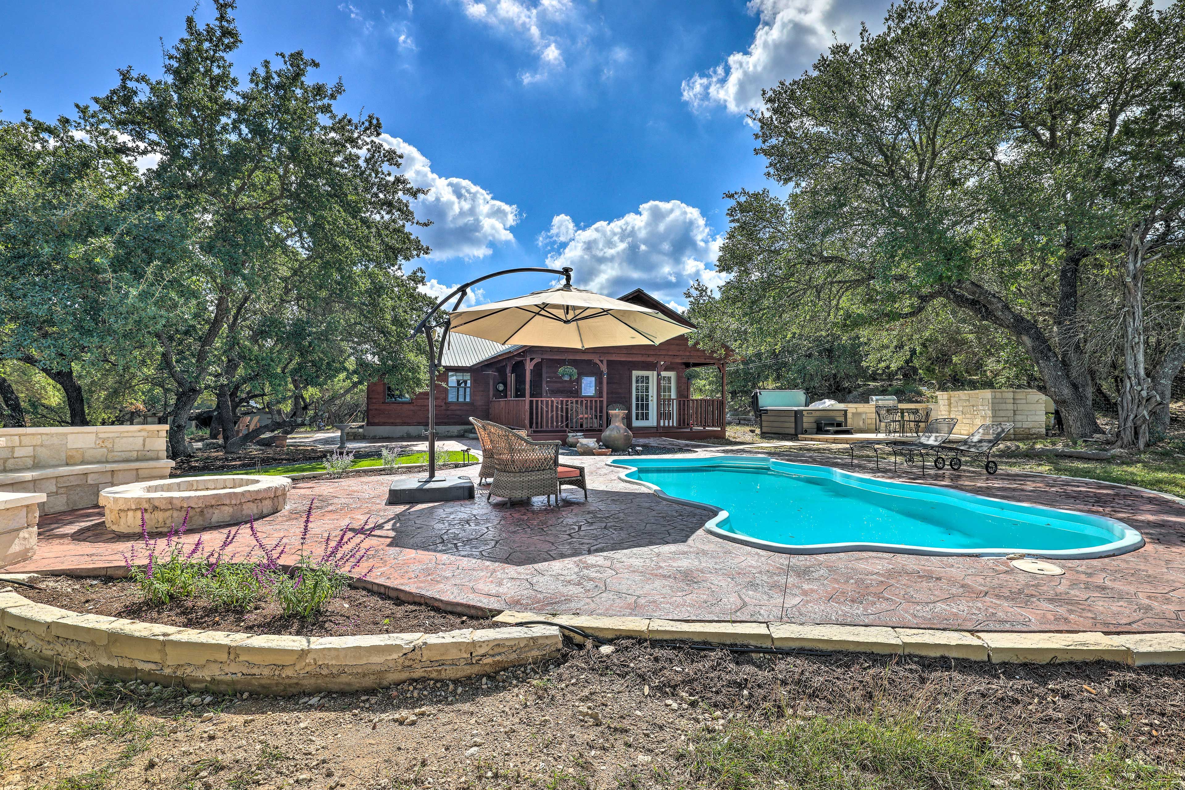 Dripping Springs Vacation Rental | 2BR | 2BA | Step Required | 1,229 Sq Ft