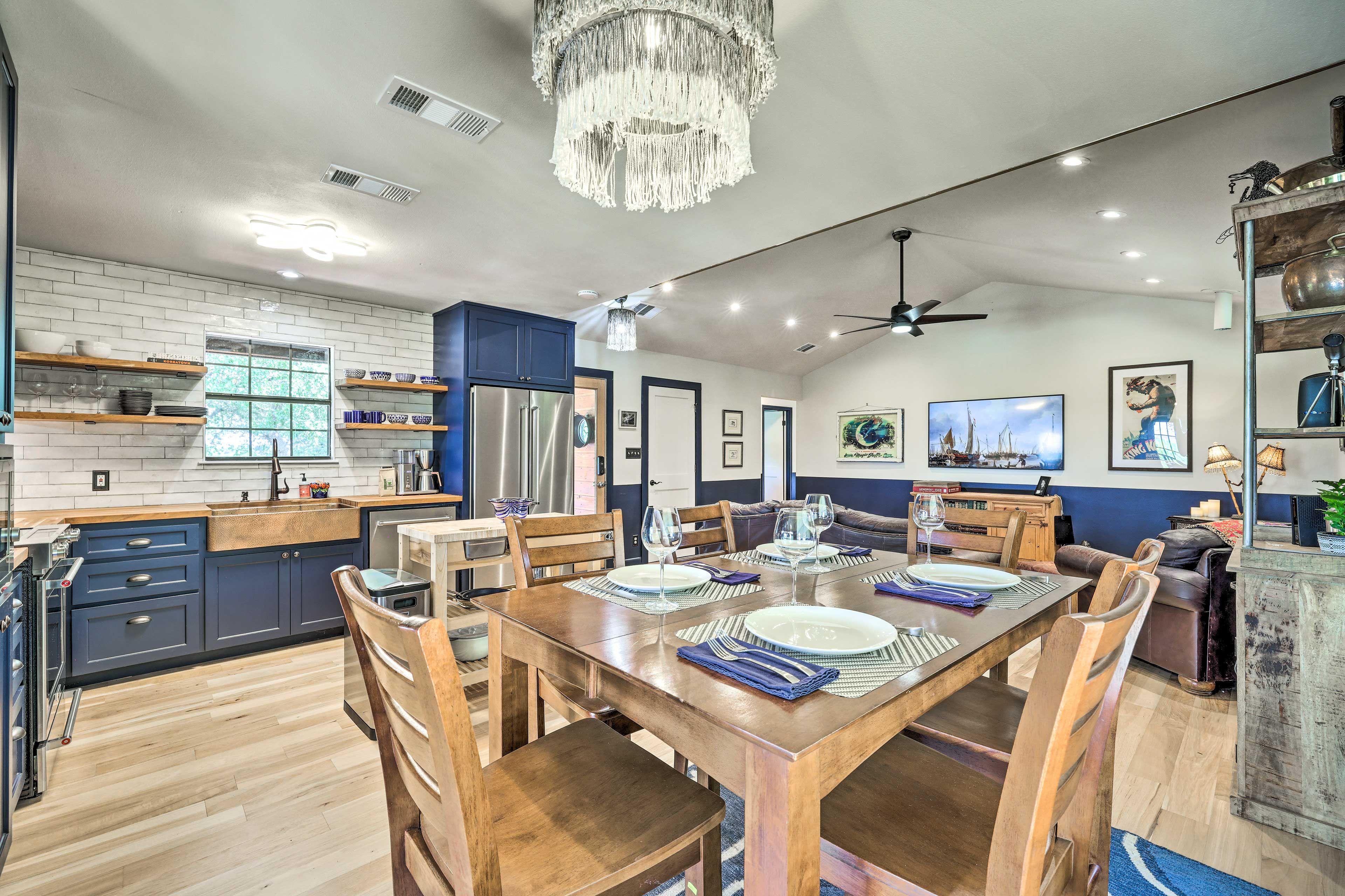 Dining Area | 6-Person Dining Table | Dishware & Flatware Provided