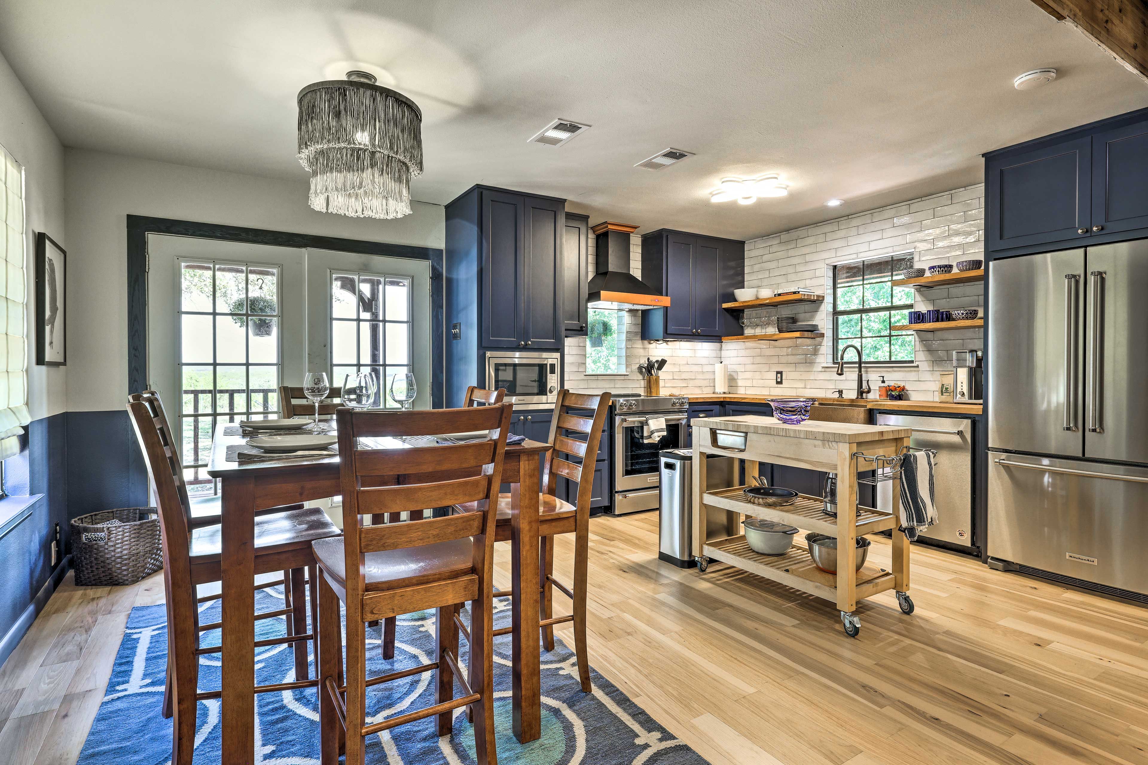 Dining Area & Kitchen | Blender | Hot Water Pot | Ice Maker | Spices