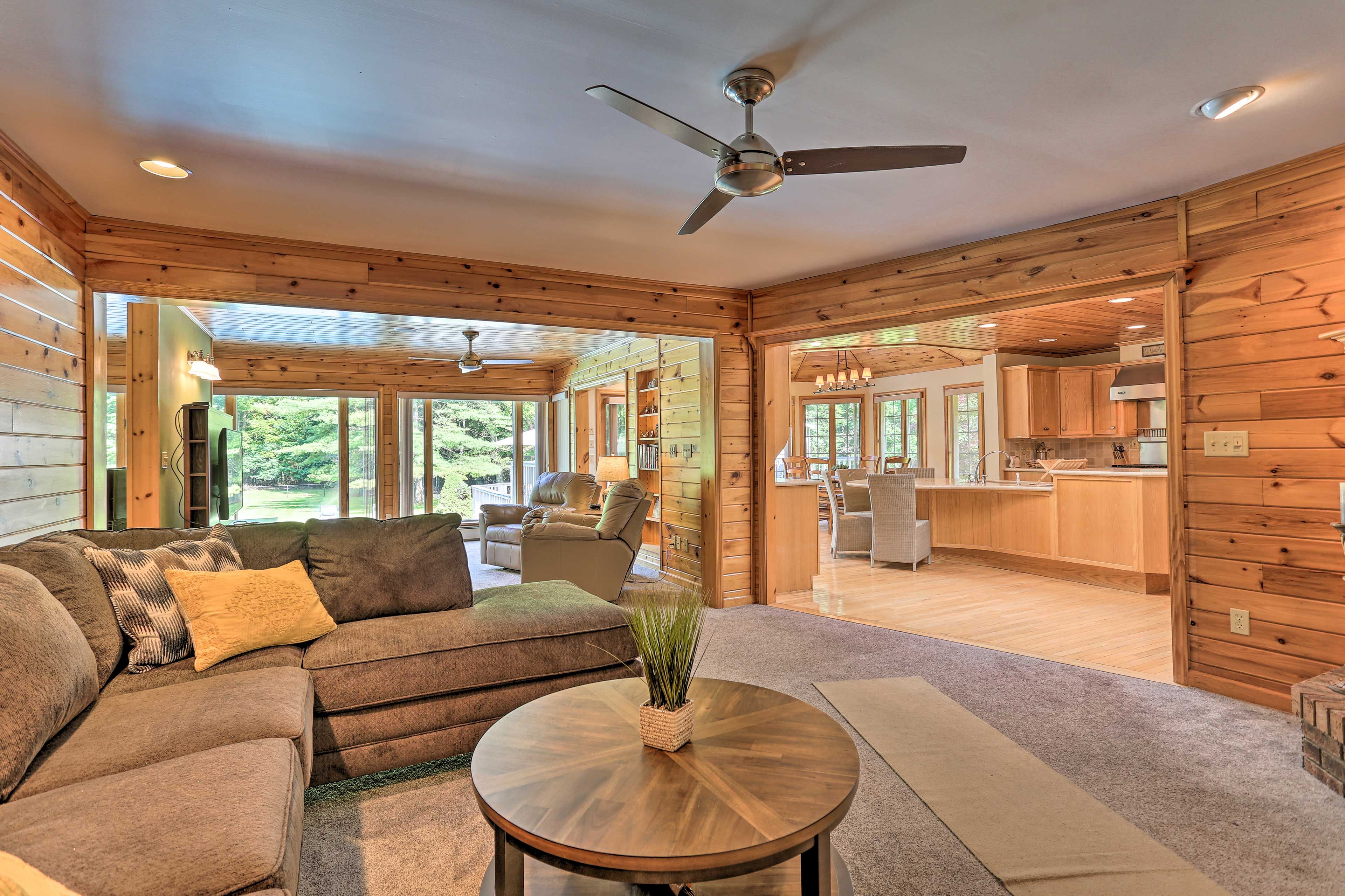 Living Room | Main Level | Central A/C | Free WiFi | Wood-Burning Fireplace