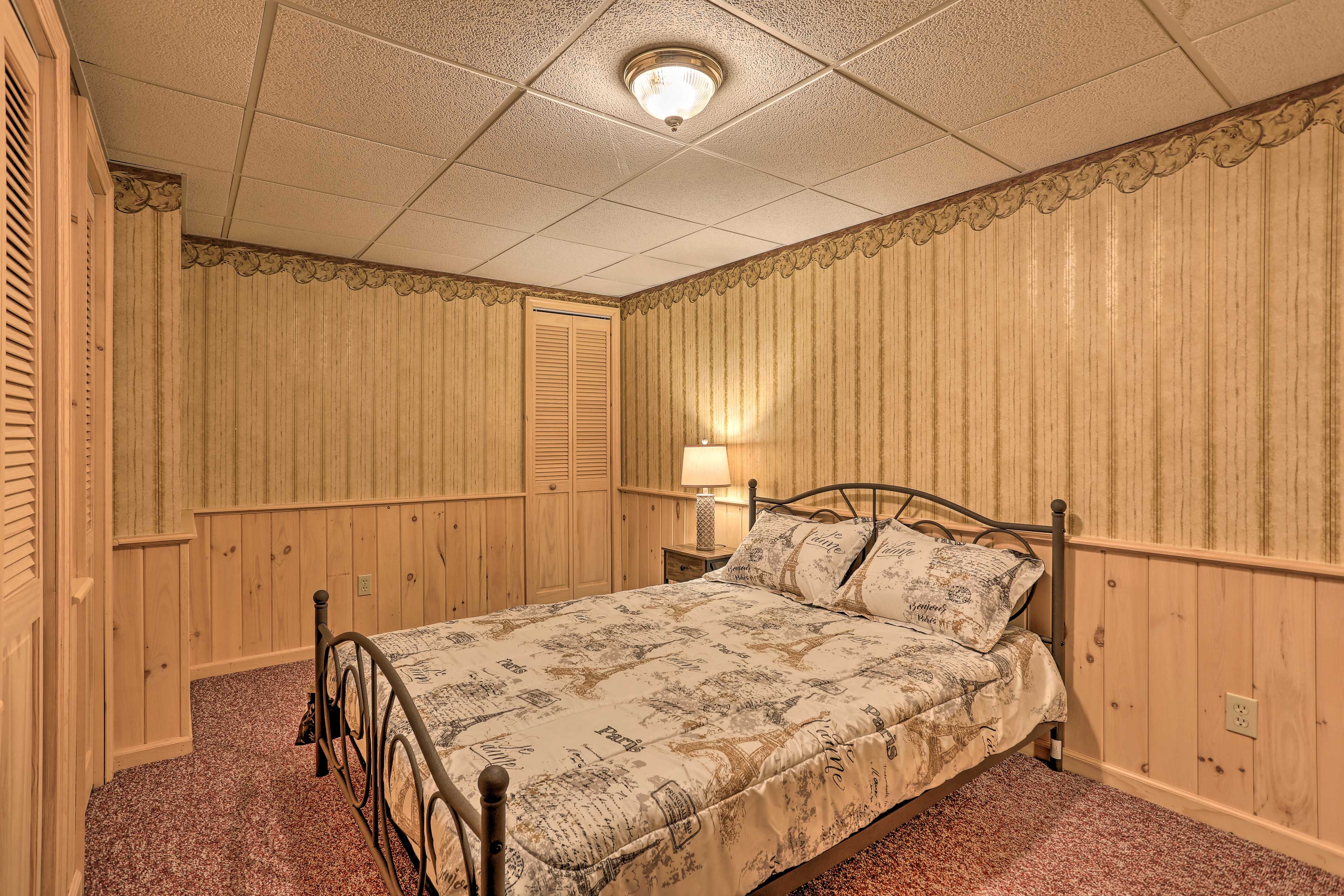 Bedroom 5 | Queen Bed | Lower Level