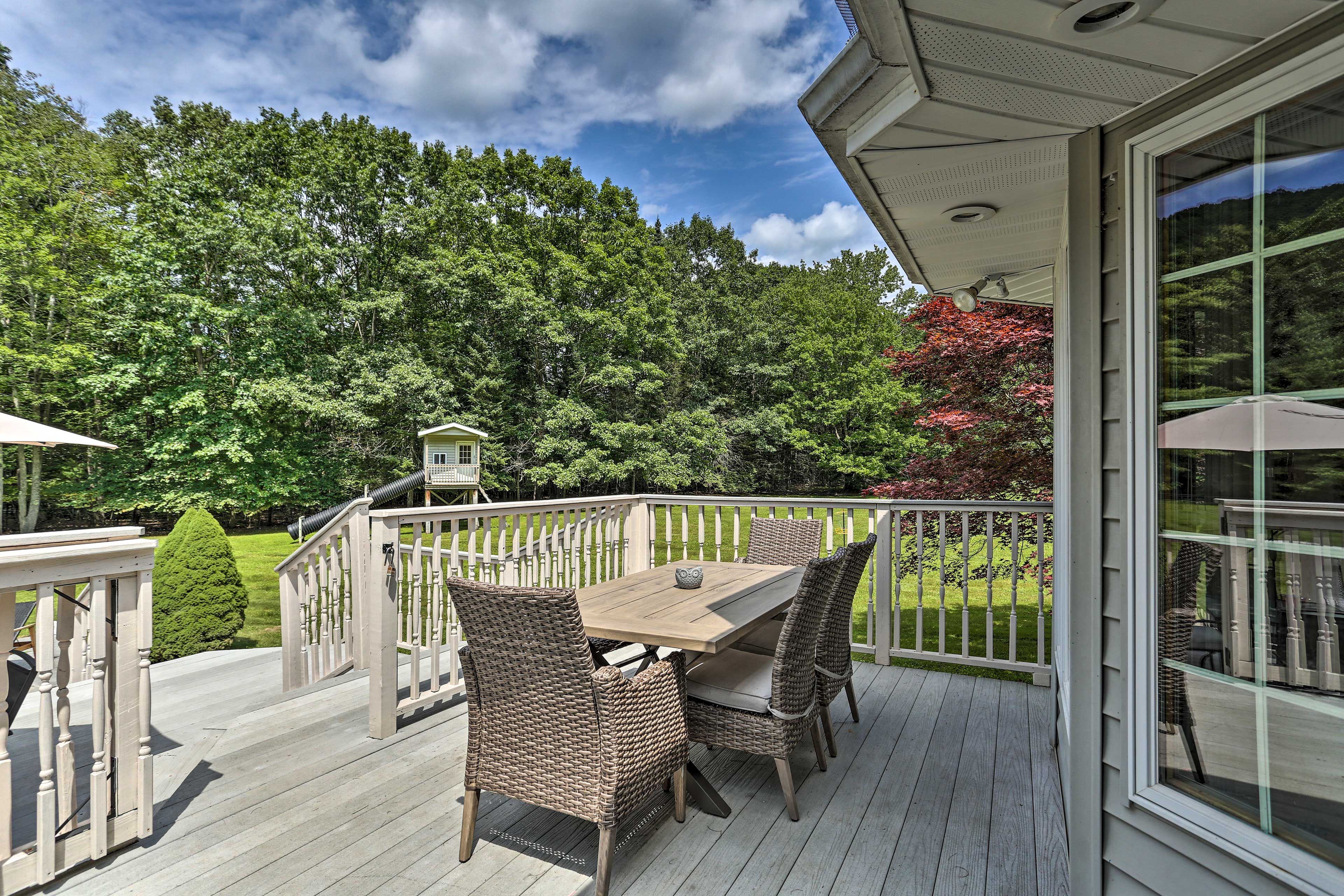 Private Deck | Outdoor Dining | Gas Grill