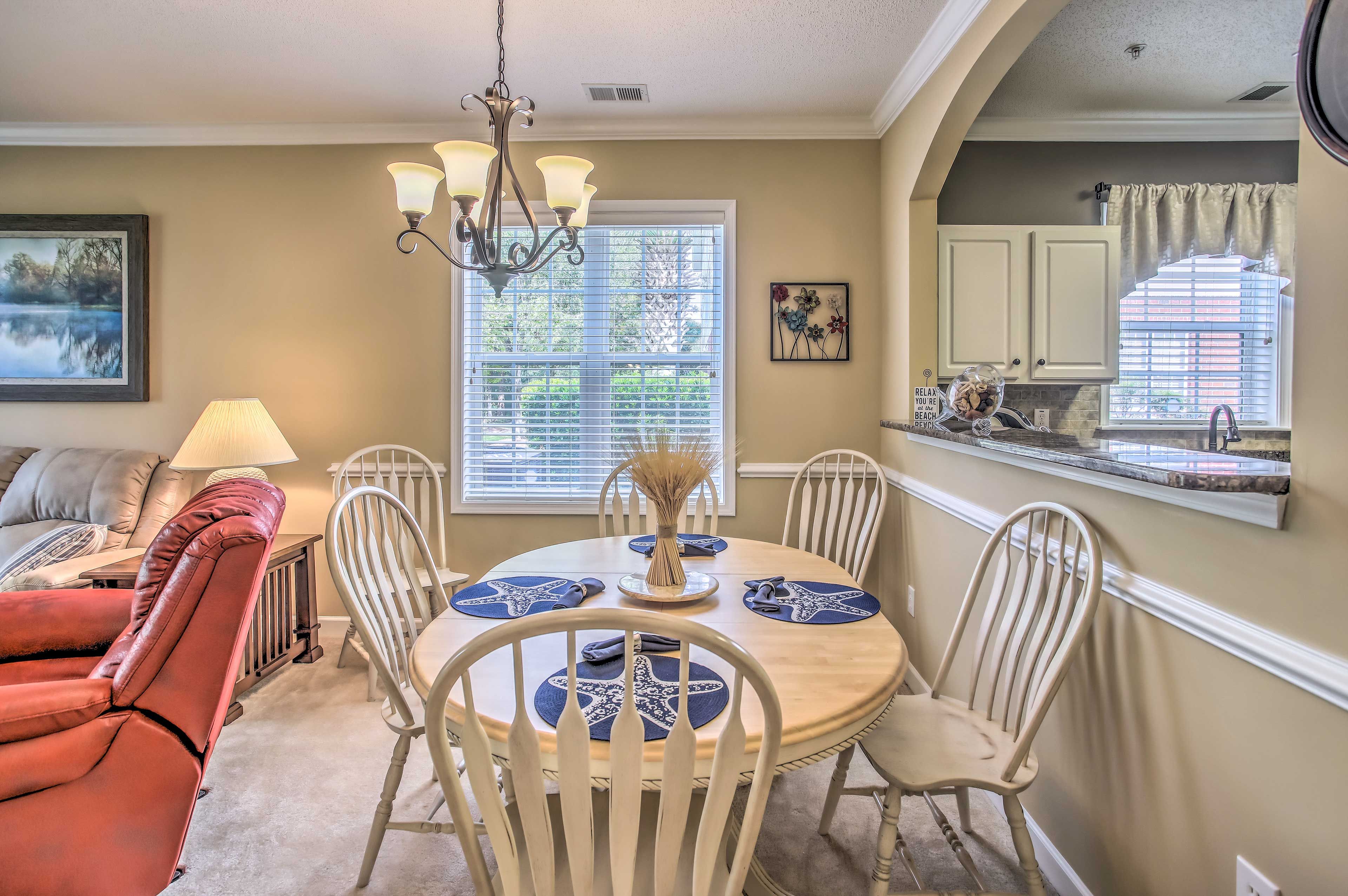 Dining Area | Dishware & Flatware Provided