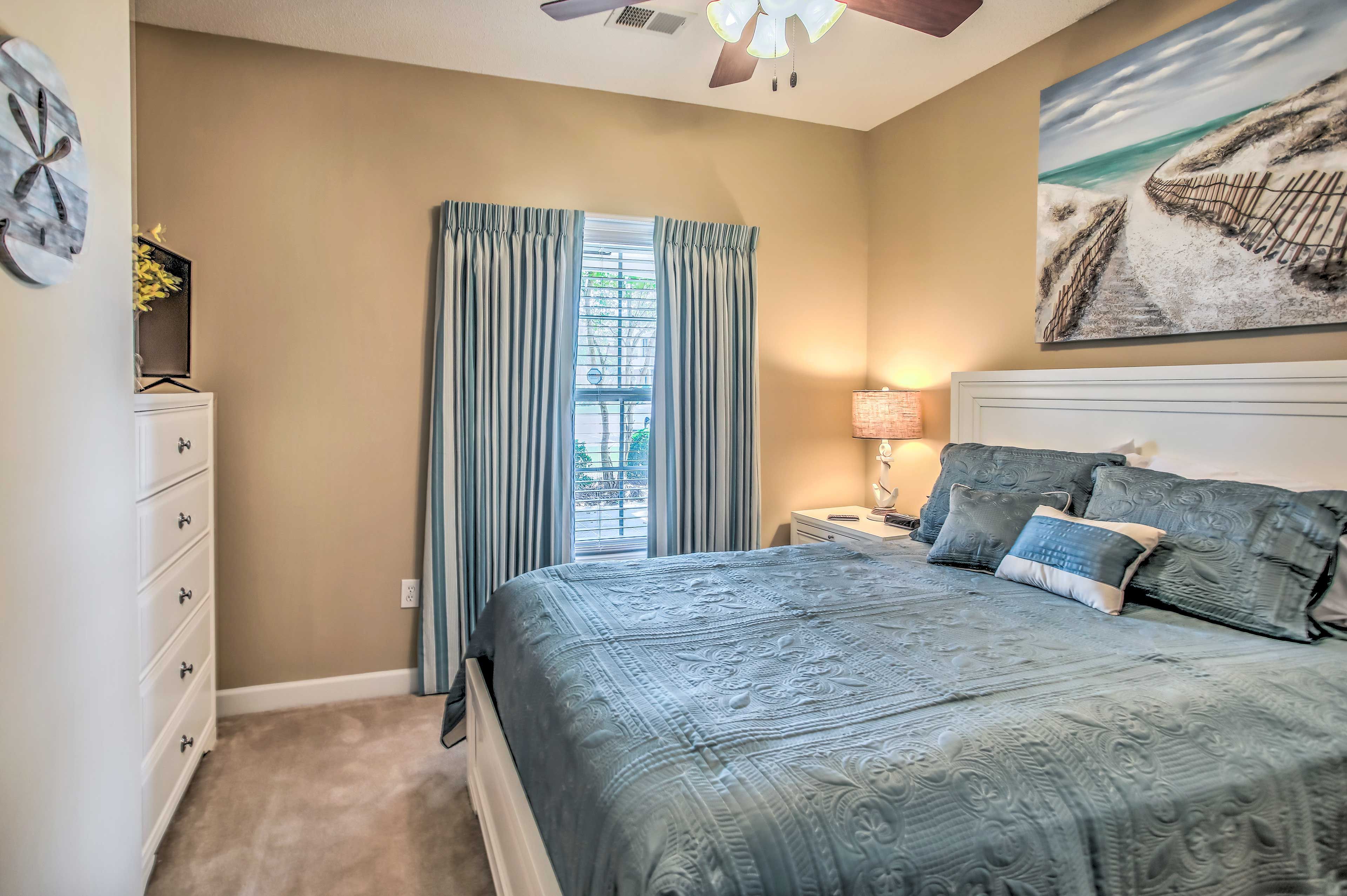 Bedroom 2 | Queen Bed