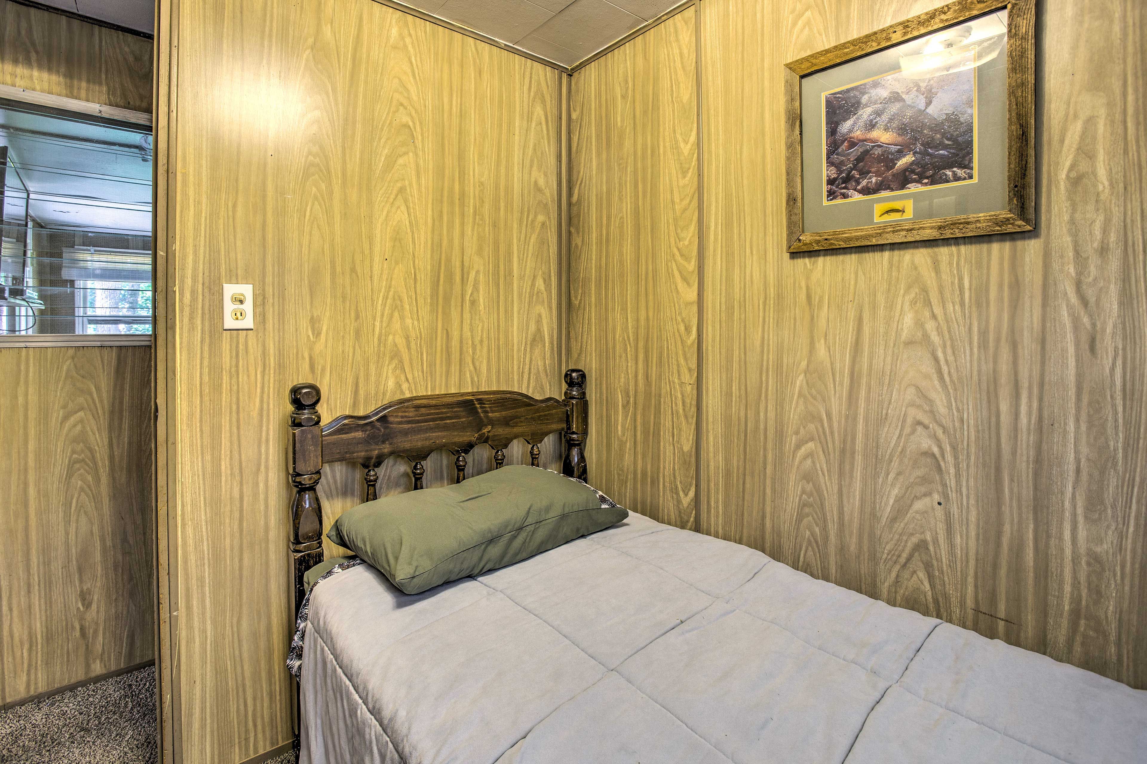 Bedroom 2 | Twin Bed