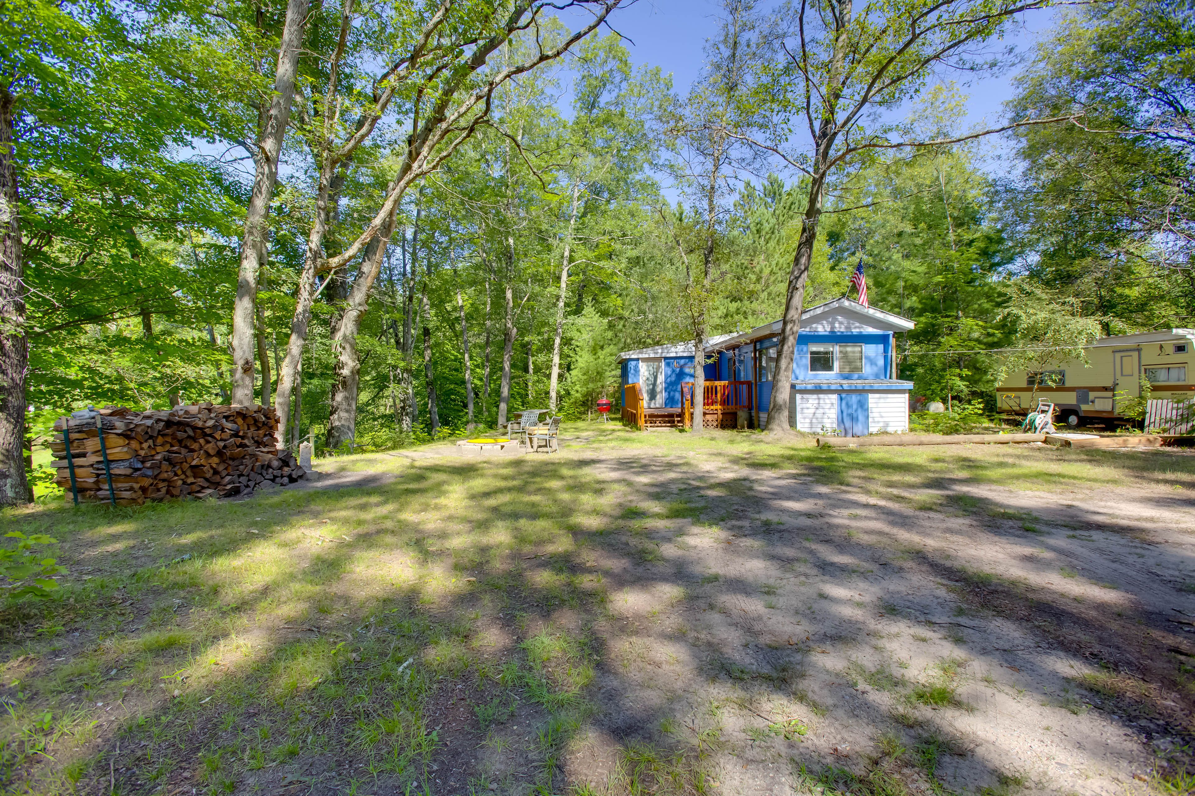 Parking | Driveway (6 Vehicles)