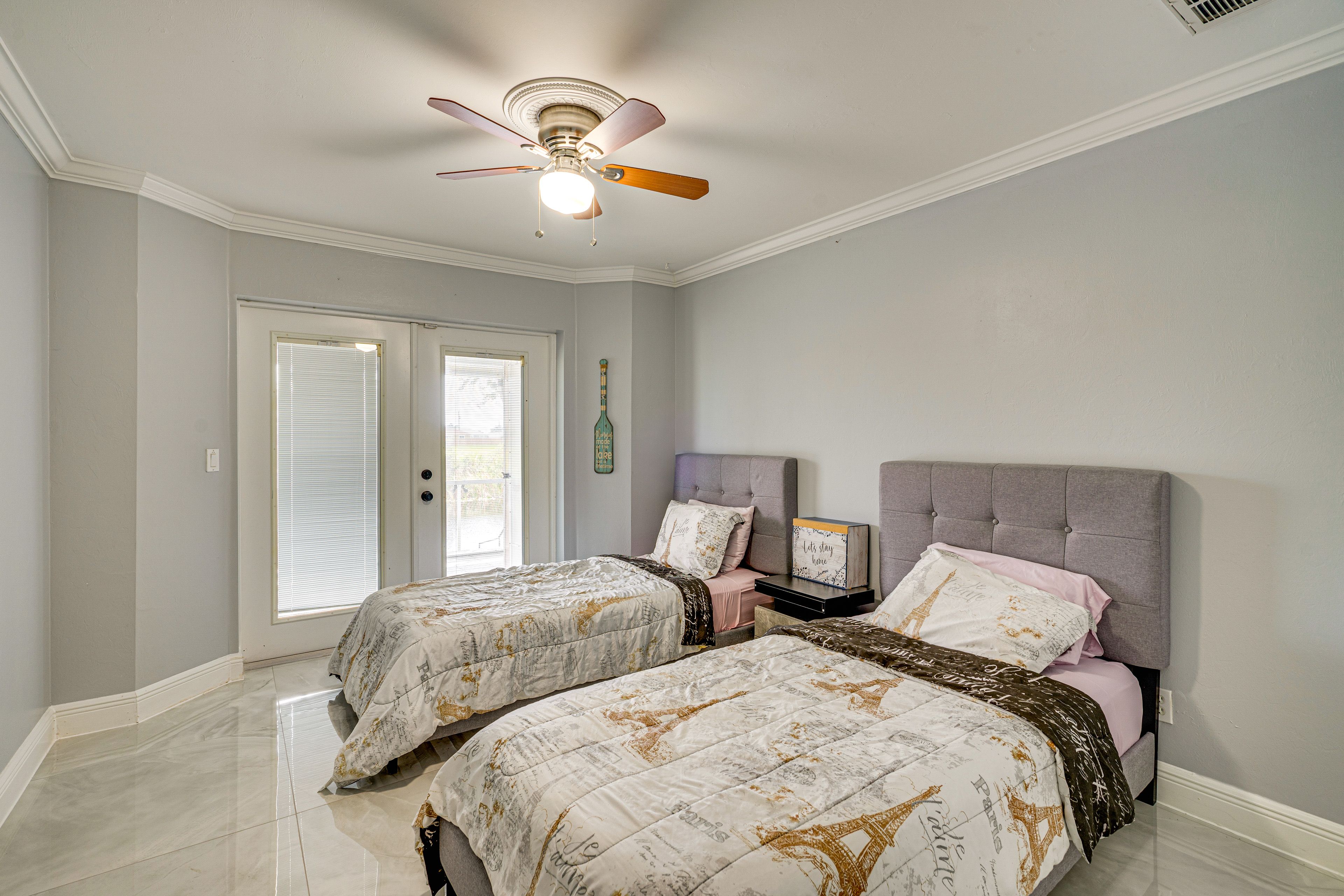 Bedroom 2 | 2 Twin Beds