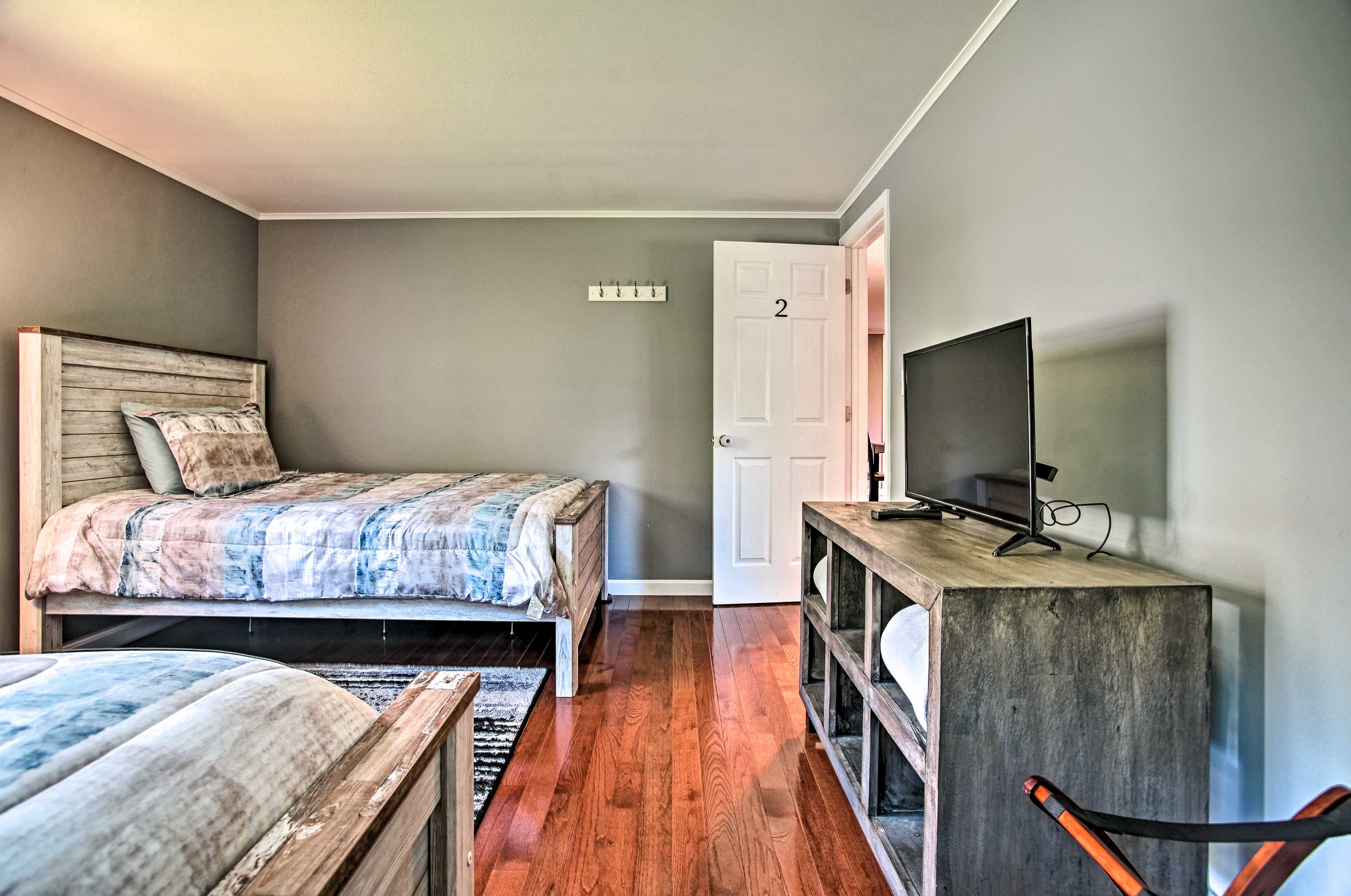 Bedroom 2 | Smart TV
