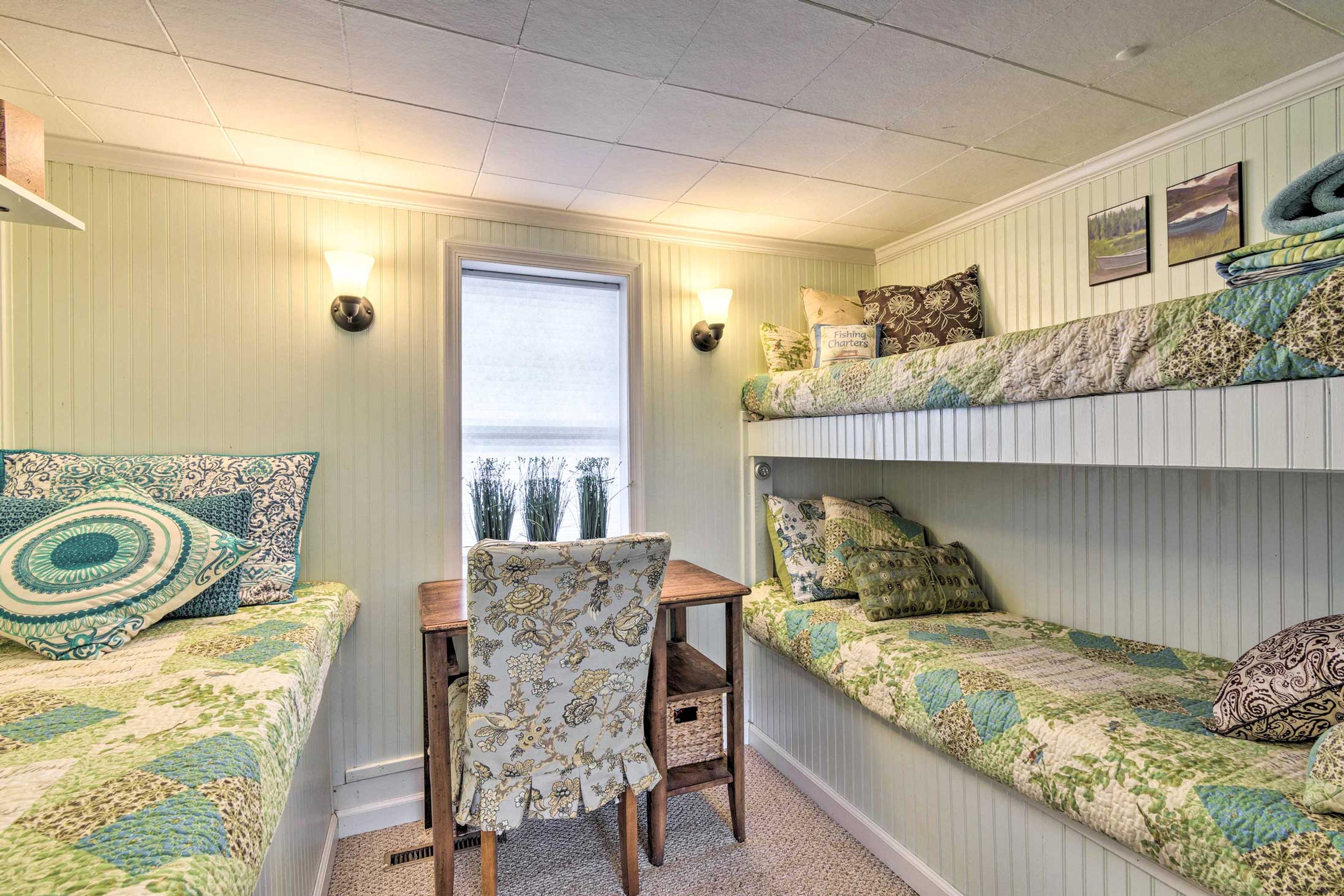 Sleeping Nook | 2 Twin Bunk Beds | Twin Beds | First Floor